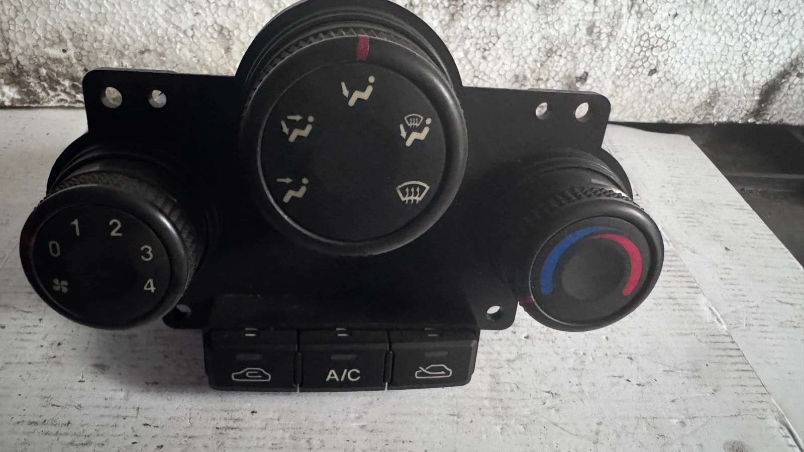 ���������� ���� / ����� / ����� �� Kia Carens - 0K2FA-61190 | Mobile.bg � ����������� 1