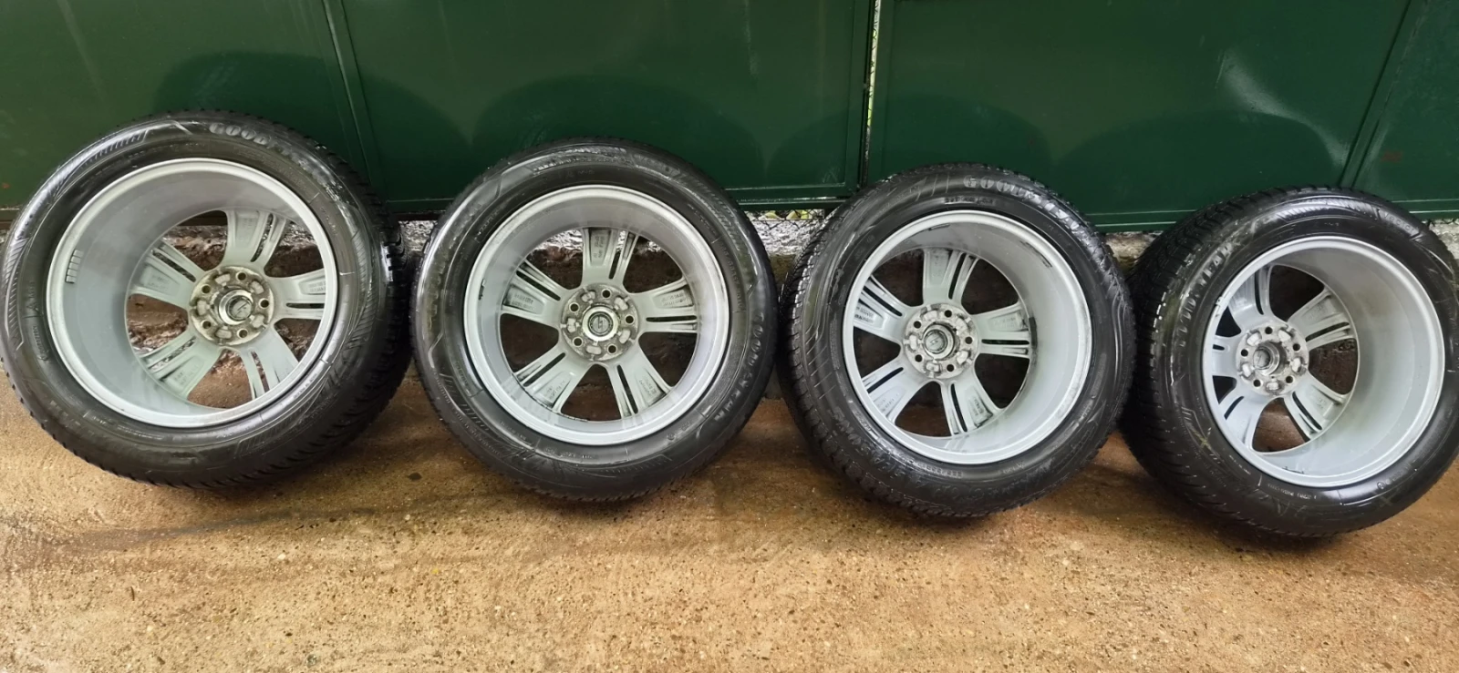 Гуми с джанти Goodyear 225/55R17, снимка 4 - Гуми и джанти - 55393182