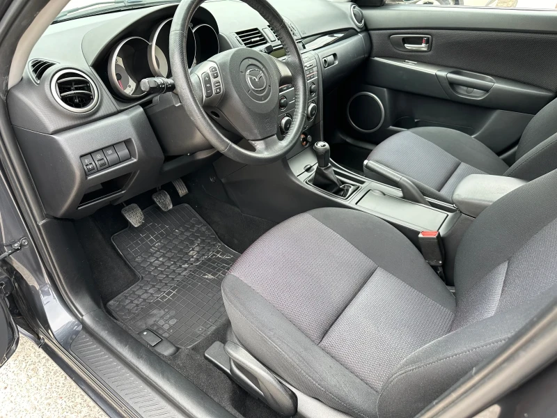 Mazda 3 1.6D 109 коня / Климатроник, снимка 9 - Автомобили и джипове - 46983945