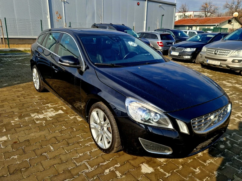 Volvo V60 2.4d D5 4x4, снимка 2 - Автомобили и джипове - 49191051