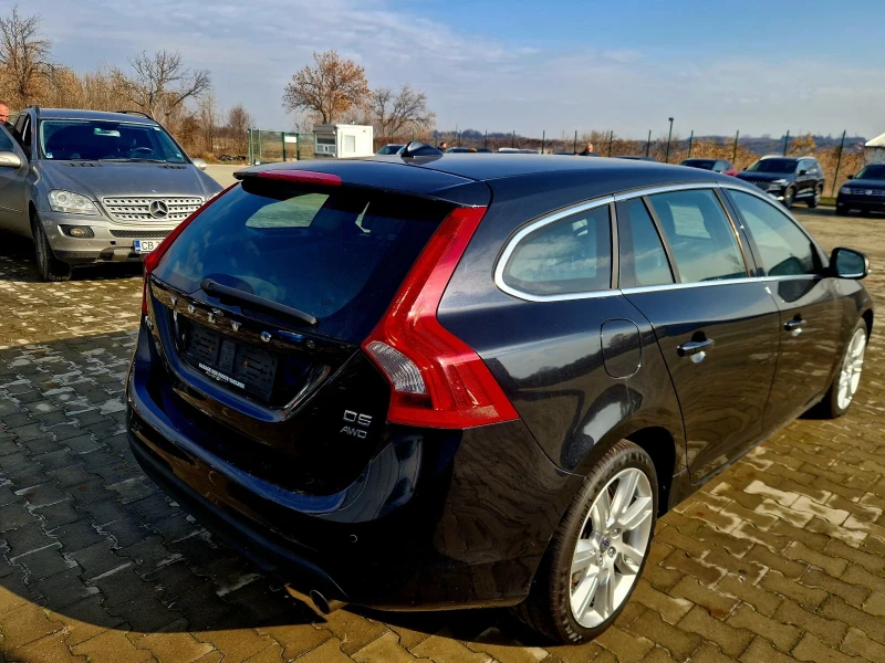 Volvo V60 2.4d D5 4x4, снимка 6 - Автомобили и джипове - 49191051