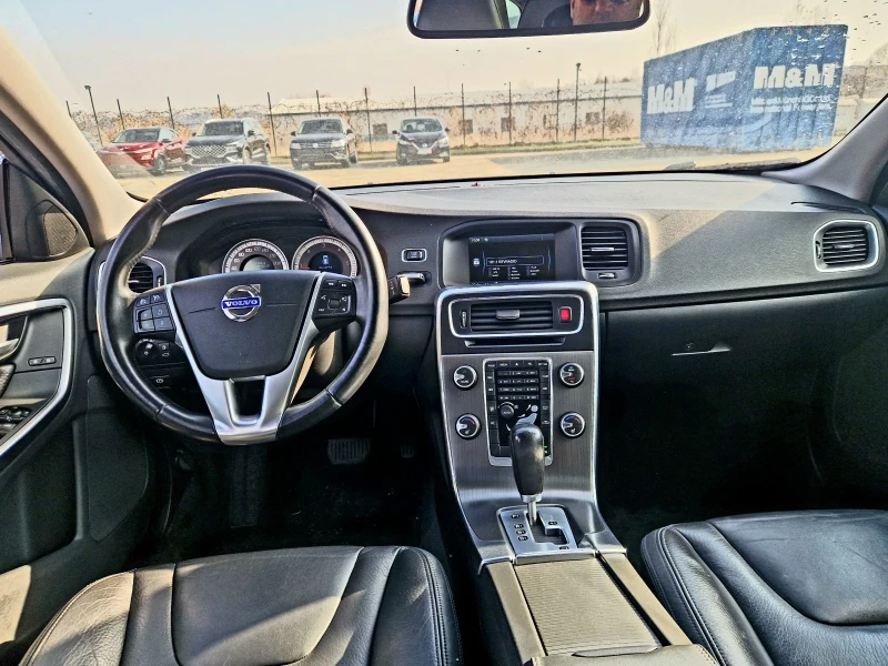 Volvo V60 2.4d D5 4x4, снимка 7 - Автомобили и джипове - 49191051