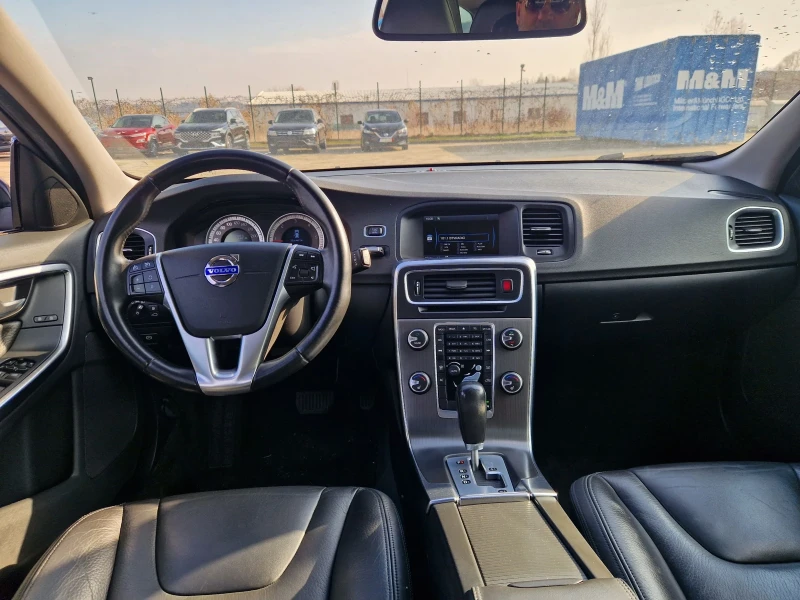 Volvo V60 2.4d D5 4x4, снимка 9 - Автомобили и джипове - 48141090