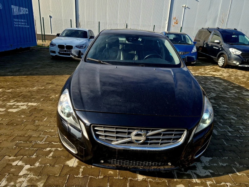 Volvo V60 2.4d D5 4x4, снимка 3 - Автомобили и джипове - 49191051