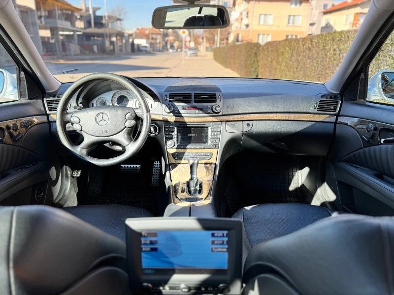 Mercedes-Benz E 500, снимка 5 - Автомобили и джипове - 48959932