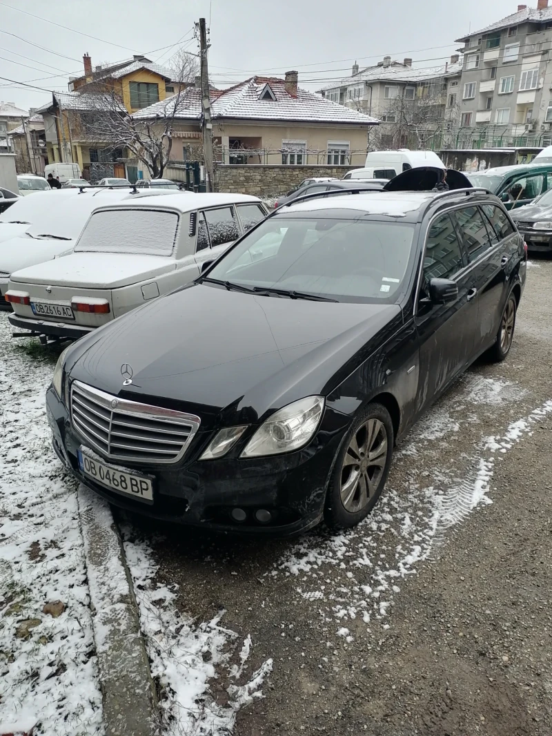 Mercedes-Benz E 200, снимка 11 - Автомобили и джипове - 53432579