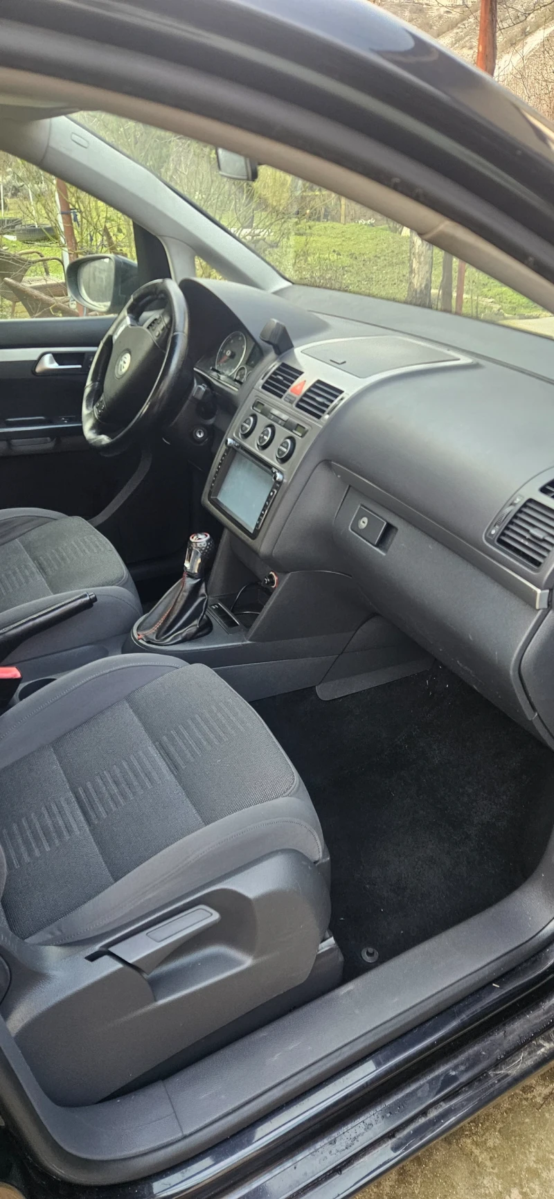 VW Touran, снимка 4 - Автомобили и джипове - 53437692