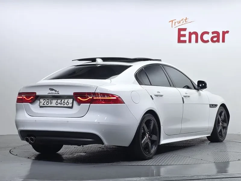 Jaguar XE 20D R SPORT, снимка 2 - Автомобили и джипове - 55926938