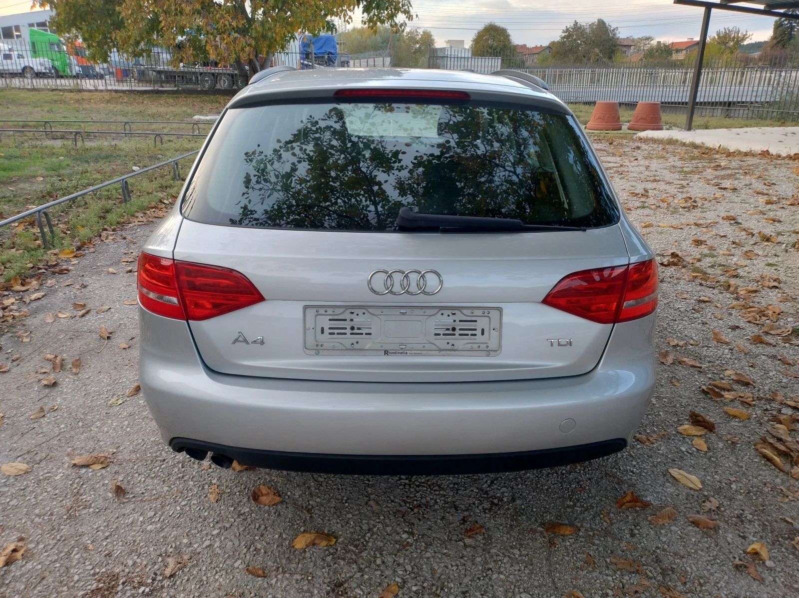 Audi A4 2.0 TDI AVTOMATIK - изображение 5