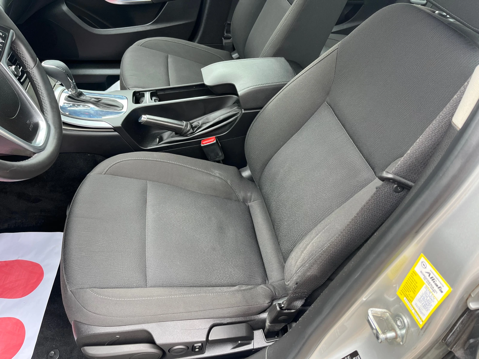Opel Insignia 2.0 Diesel 130 k.c - изображение 7