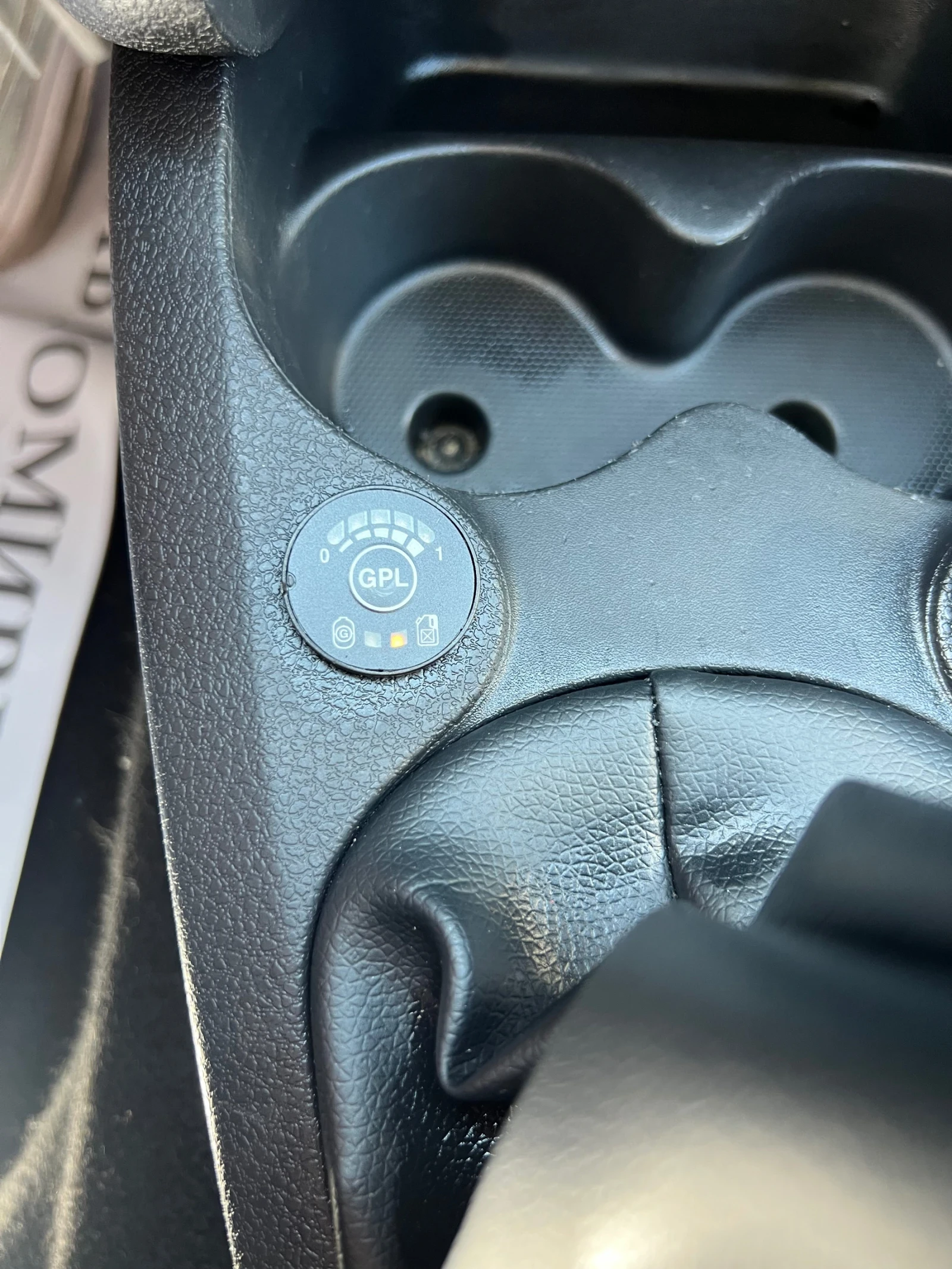 Dacia Sandero 1.2 I - ГАЗ  - изображение 7