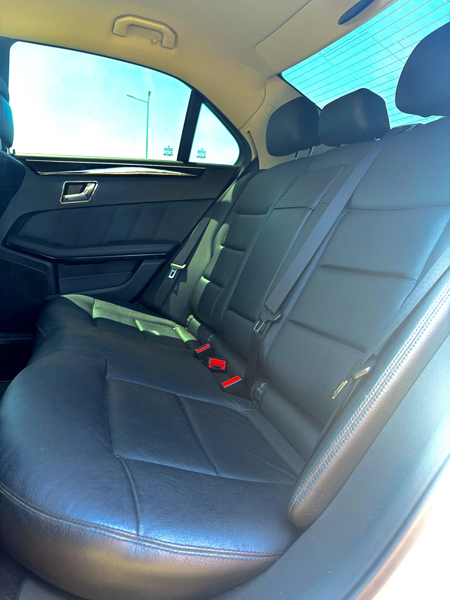 Mercedes-Benz E 220 AVANTGARDE - изображение 8