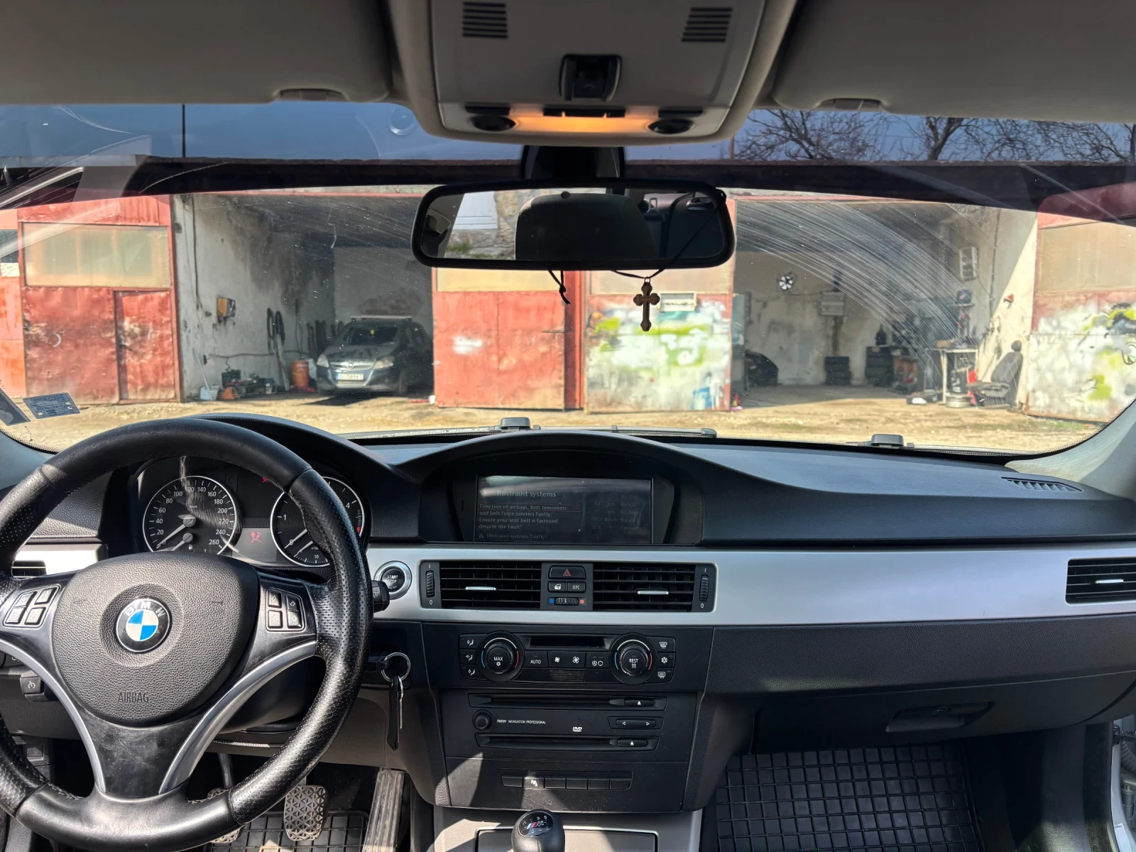BMW 320, снимка 8 - Автомобили и джипове - 53712649