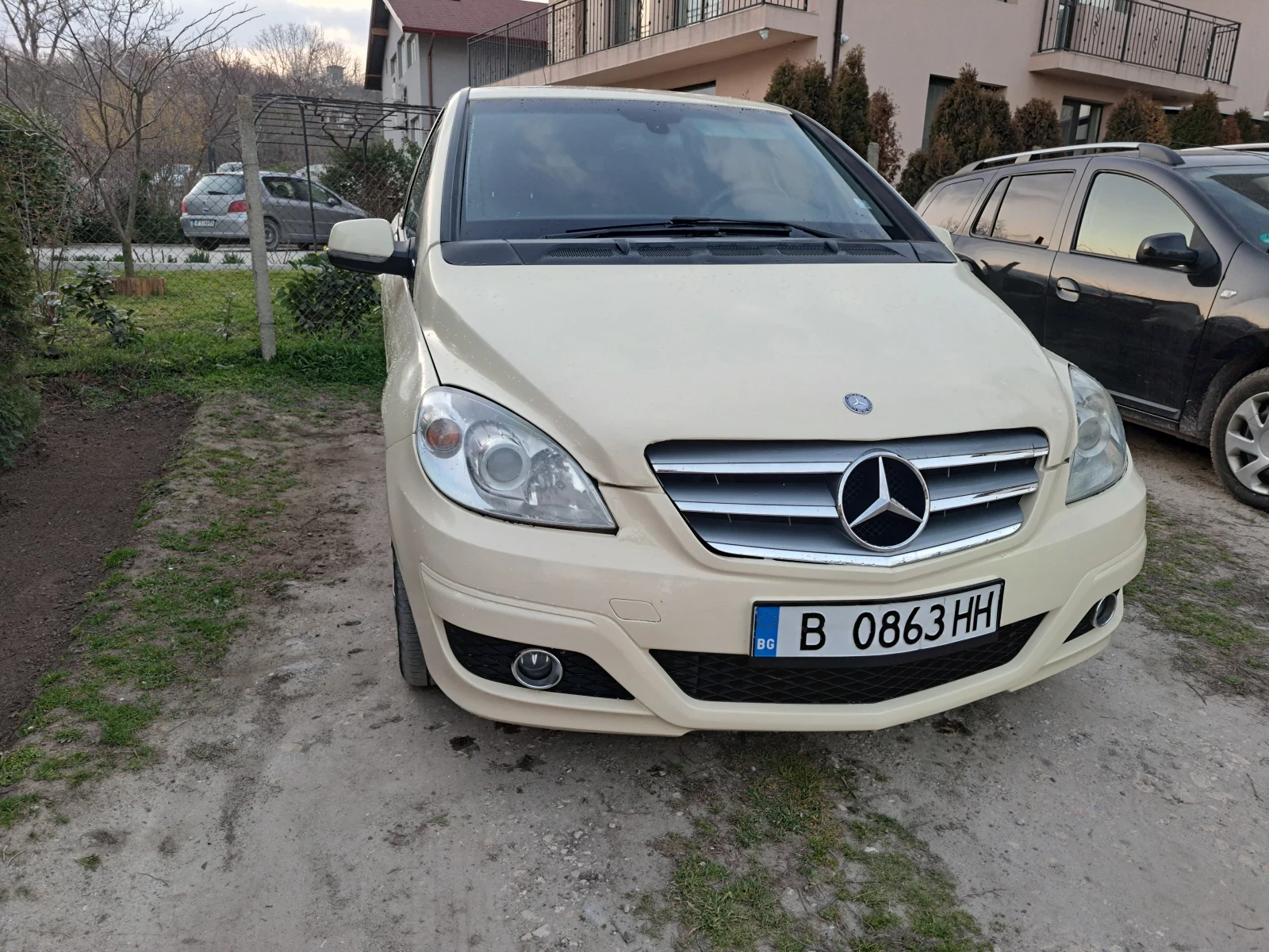 Mercedes-Benz B 180, снимка 2 - Автомобили и джипове - 53884912