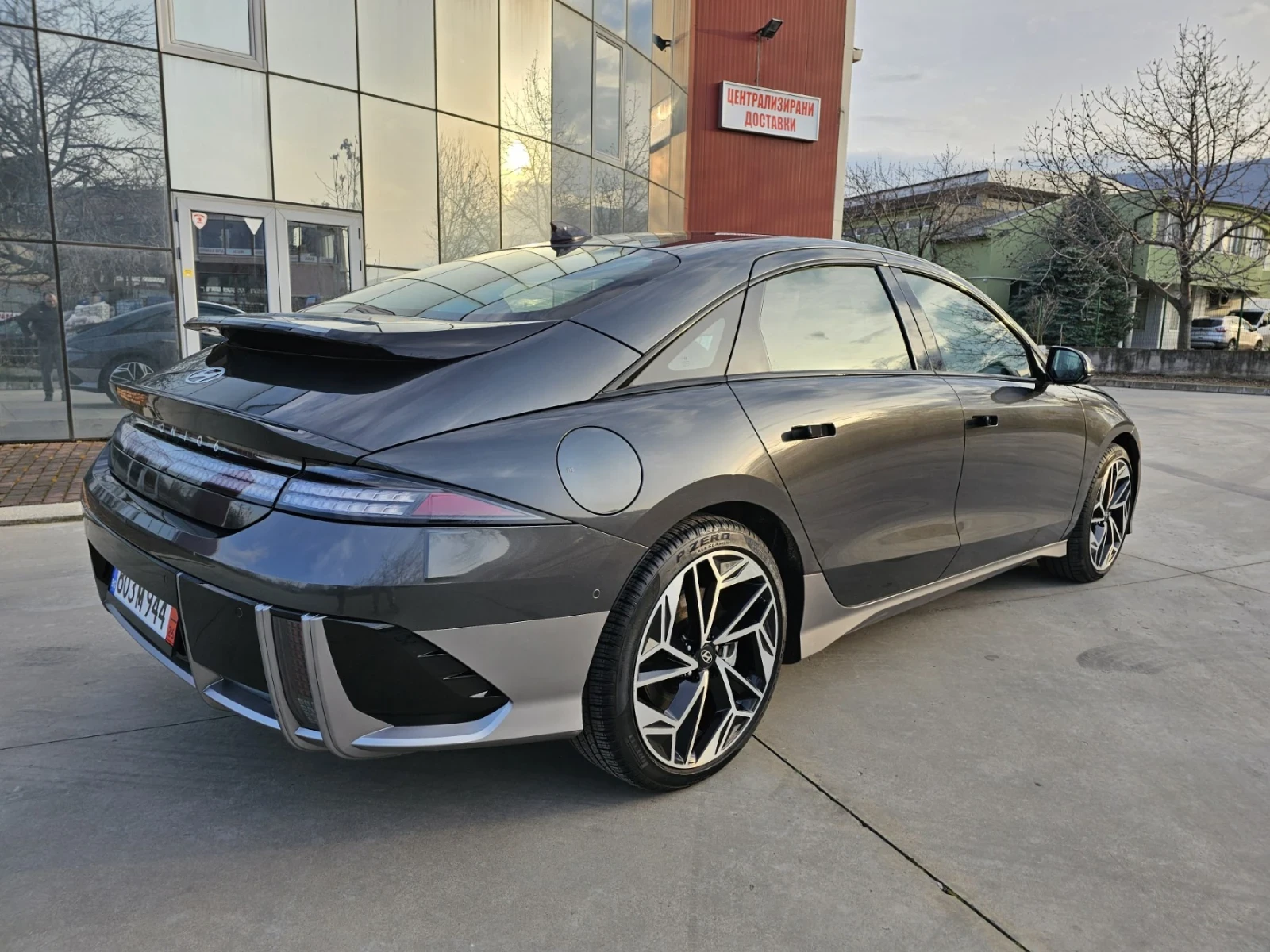 Hyundai Ioniq 6 AWD/нов/2400км/ultimate/full/, снимка 5 - Автомобили и джипове - 53892766