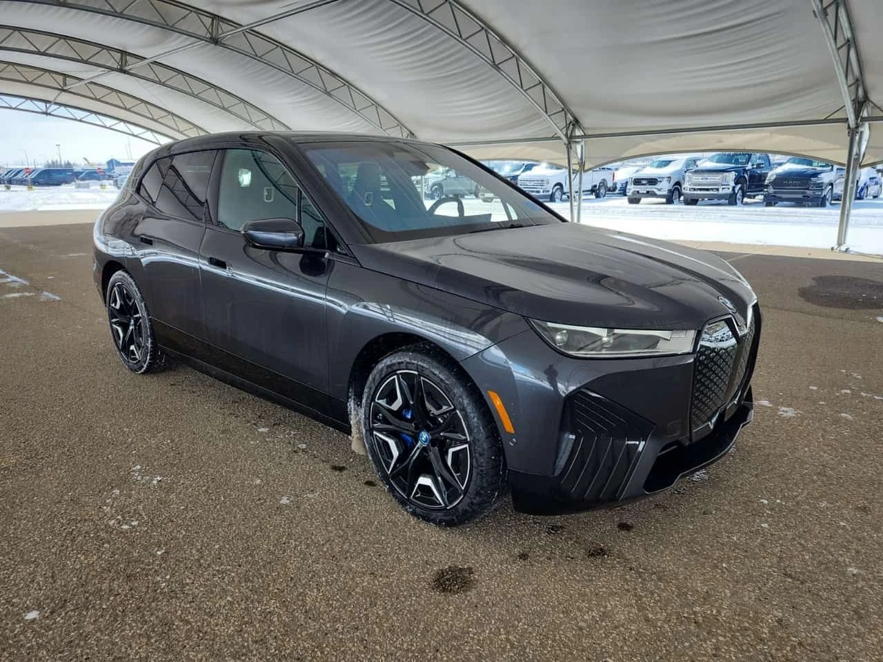 BMW iX  XDRIVE50| HEAD-UP| 360 КАМЕРИ| PANORAMA| CARFAX| , снимка 2 - Автомобили и джипове - 53996676