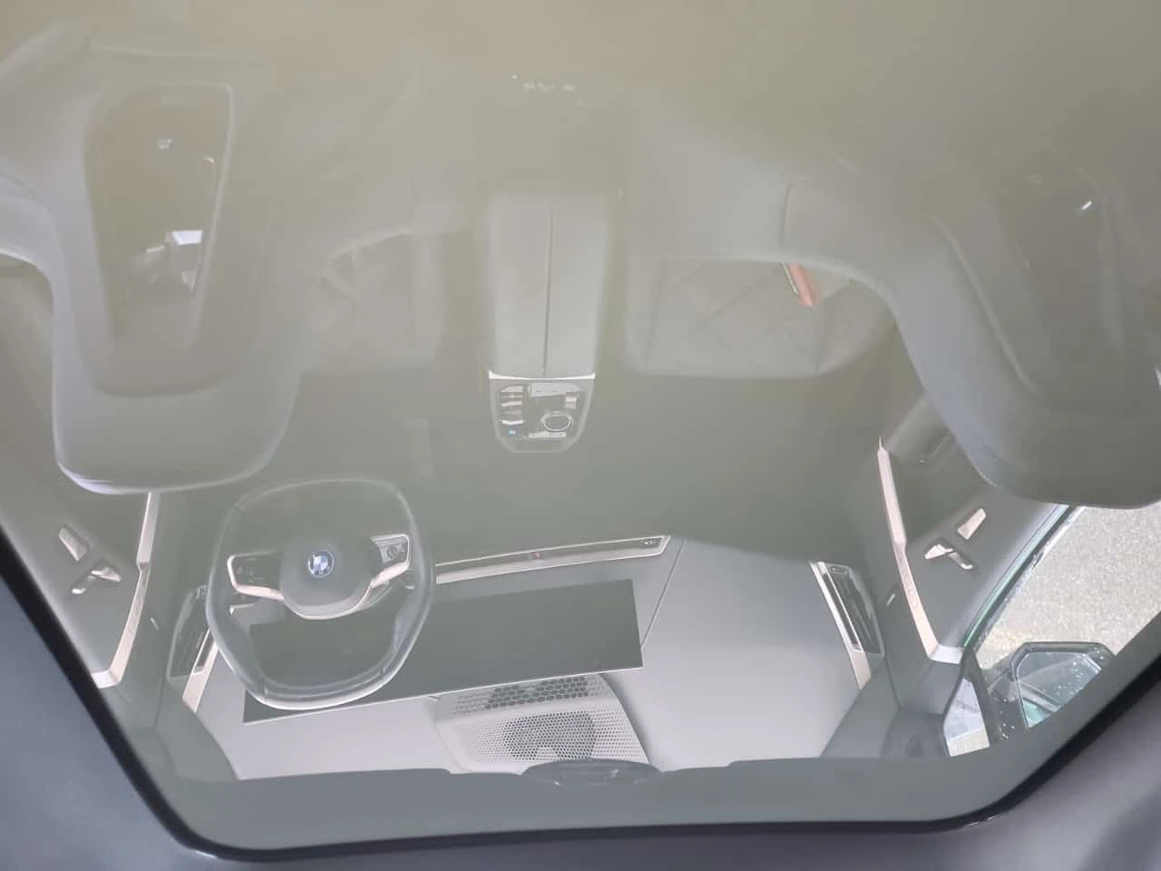 BMW iX  XDRIVE50| HEAD-UP| 360 КАМЕРИ| PANORAMA| CARFAX| , снимка 13 - Автомобили и джипове - 53996676