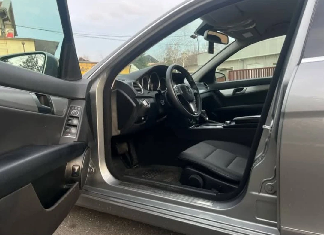 Mercedes-Benz C 200, снимка 7 - Автомобили и джипове - 54425356