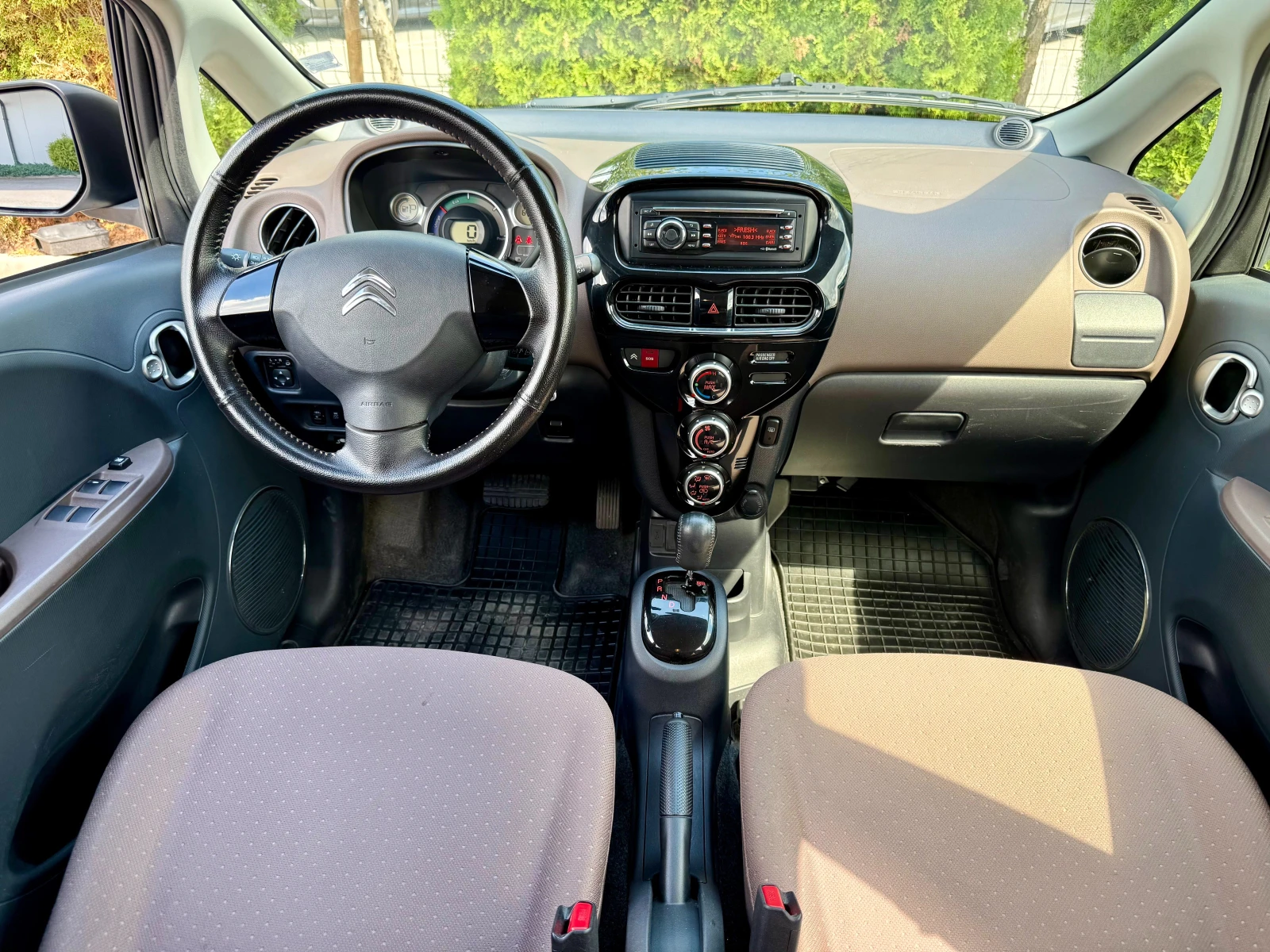 Citroen C - Zero, снимка 12 - Автомобили и джипове - 54621762