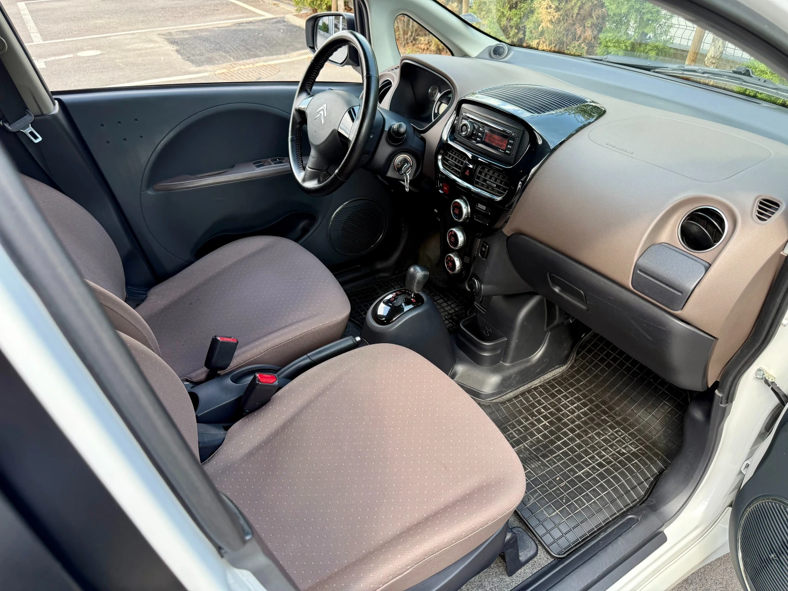 Citroen C - Zero, снимка 10 - Автомобили и джипове - 54621762