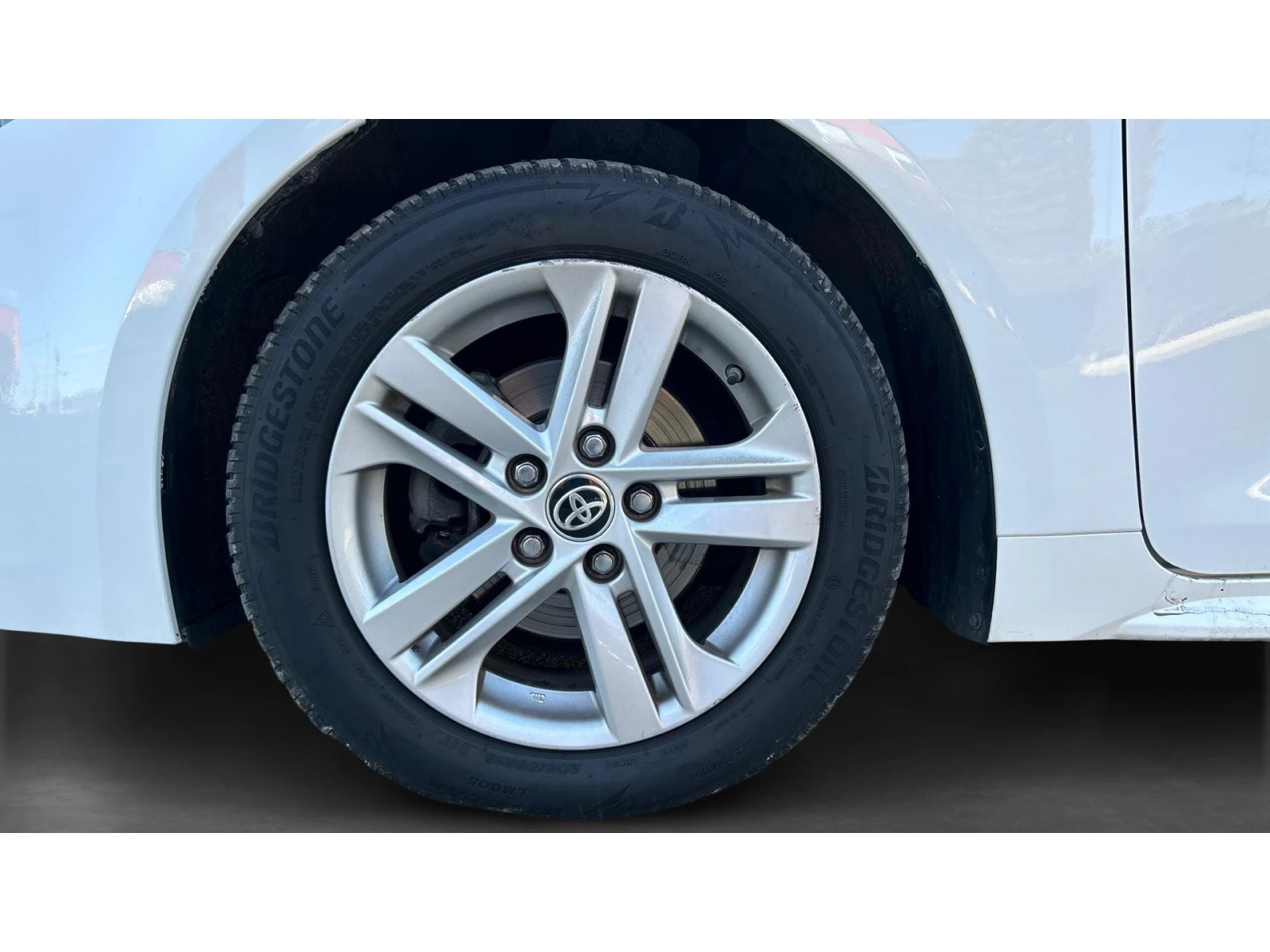 Toyota Corolla 1. 8 HSD Executive, Месечна вноска от 222  , снимка 16 - Автомобили и джипове - 54791404
