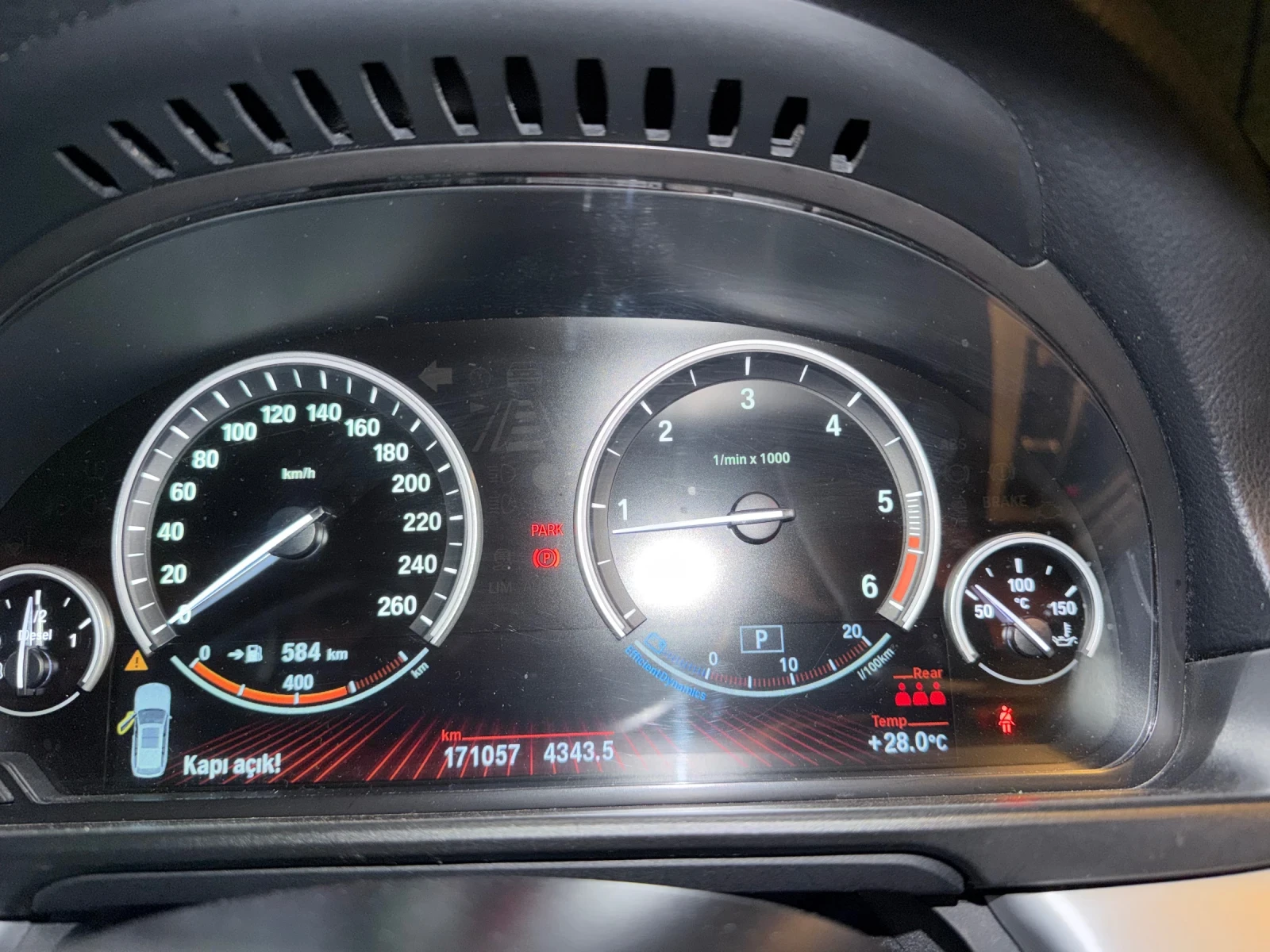 BMW 520, снимка 16 - Автомобили и джипове - 55245325