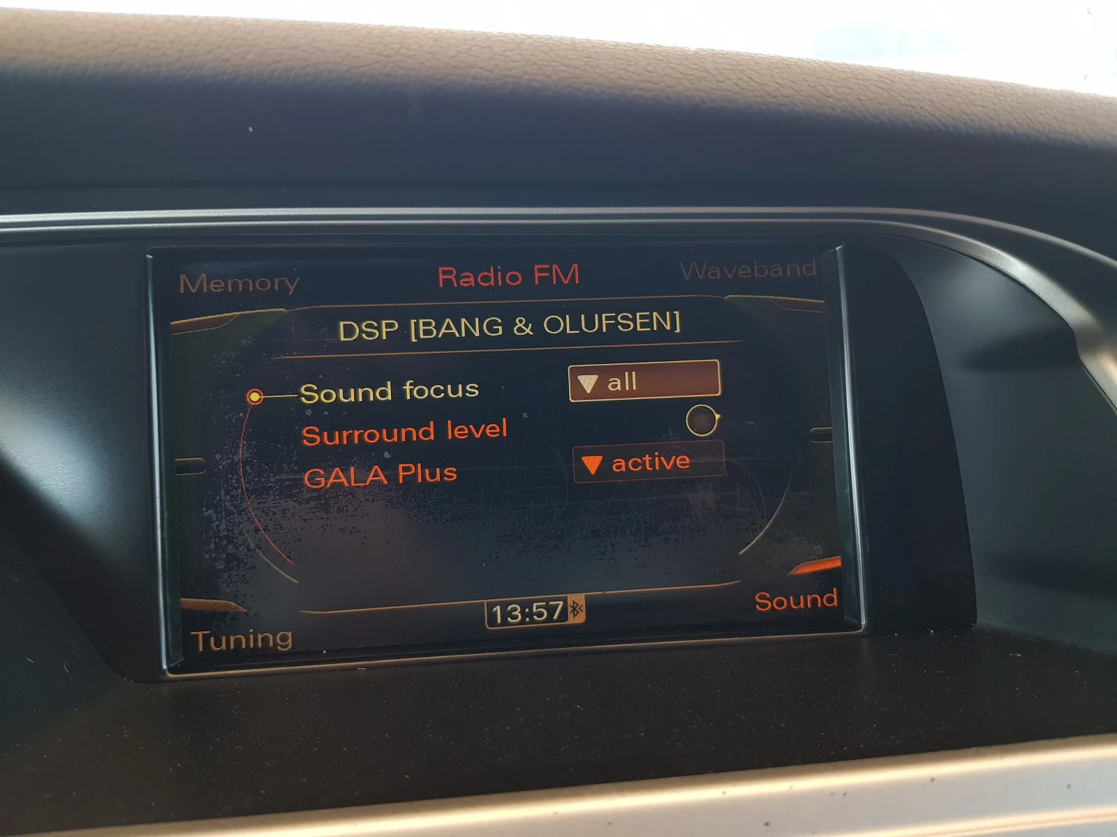 Audi A4 2.0 TDI-143 к.с. АВТОМАТИК Bang & Olufsen, снимка 15 - Автомобили и джипове - 55559626