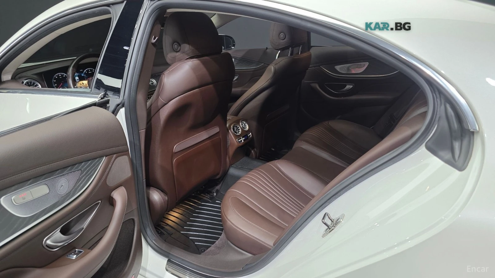 Mercedes-Benz CLS 450 4MATIC/AMG-LINE/DRIVE-ASSISTS/SUNROOF, снимка 16 - Автомобили и джипове - 55751407