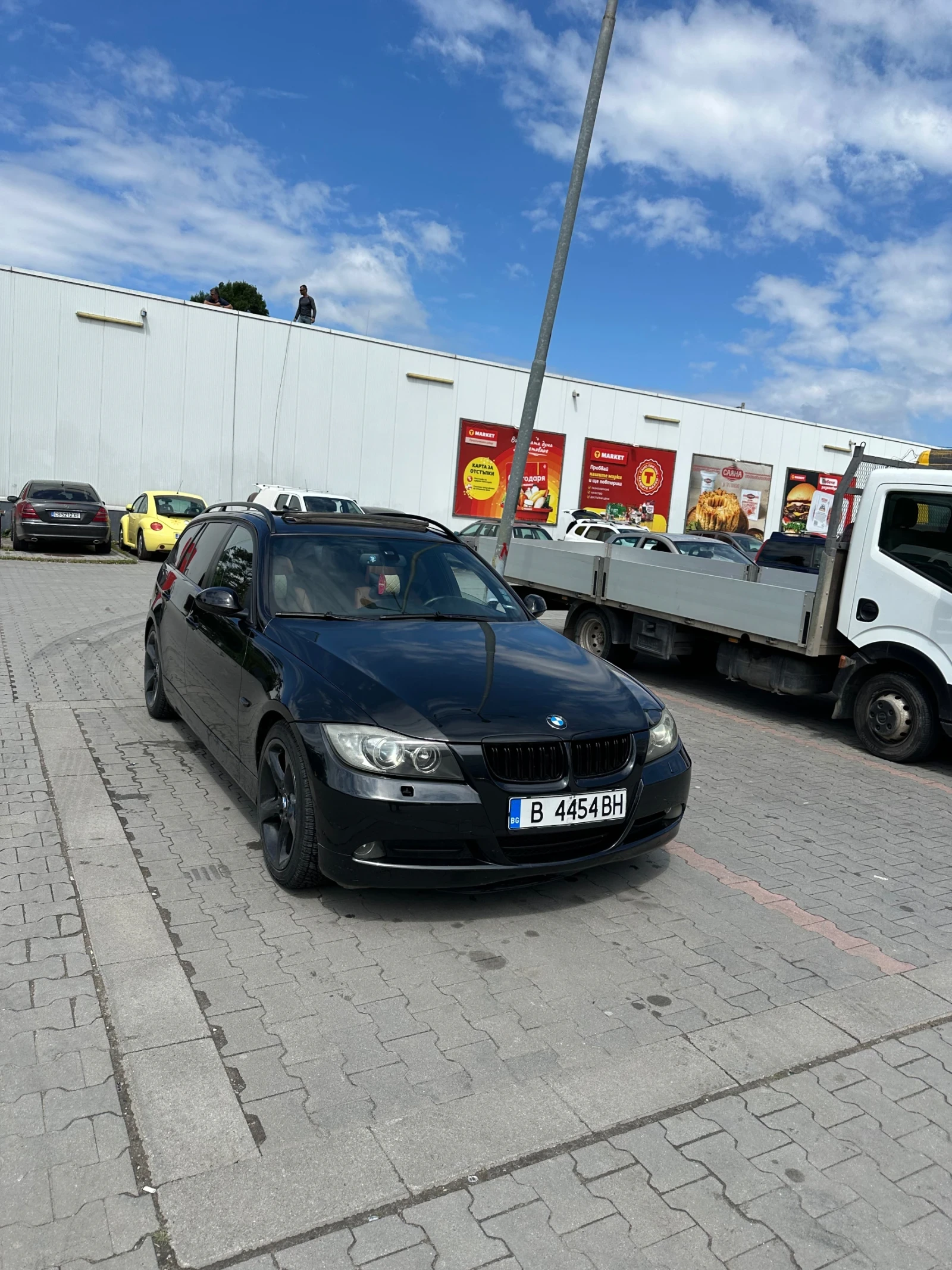 BMW 320 D Pano/Navi/Recaro, снимка 13 - Автомобили и джипове - 55941950