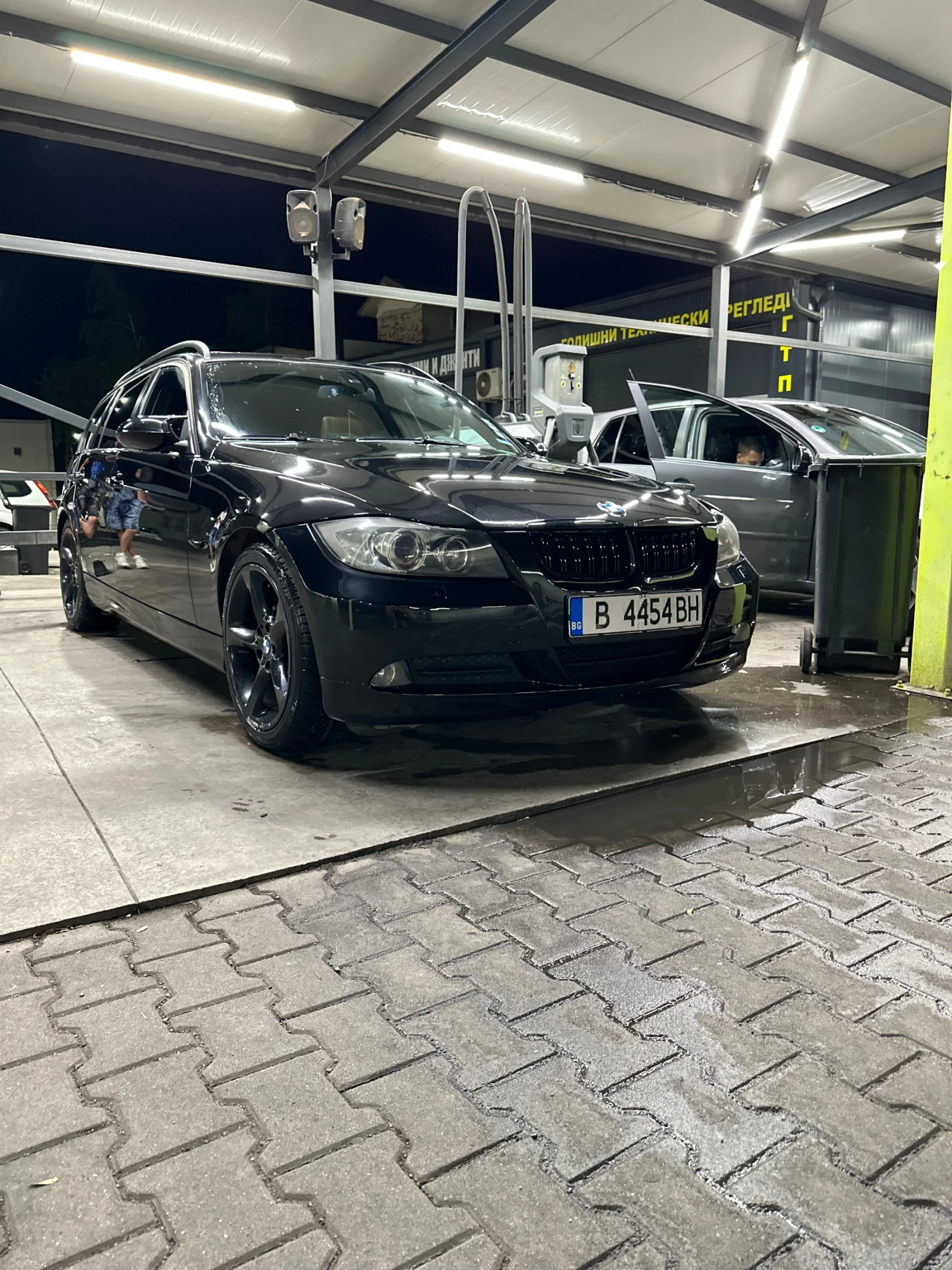 BMW 320 D Pano/Navi/Recaro, снимка 11 - Автомобили и джипове - 55941950