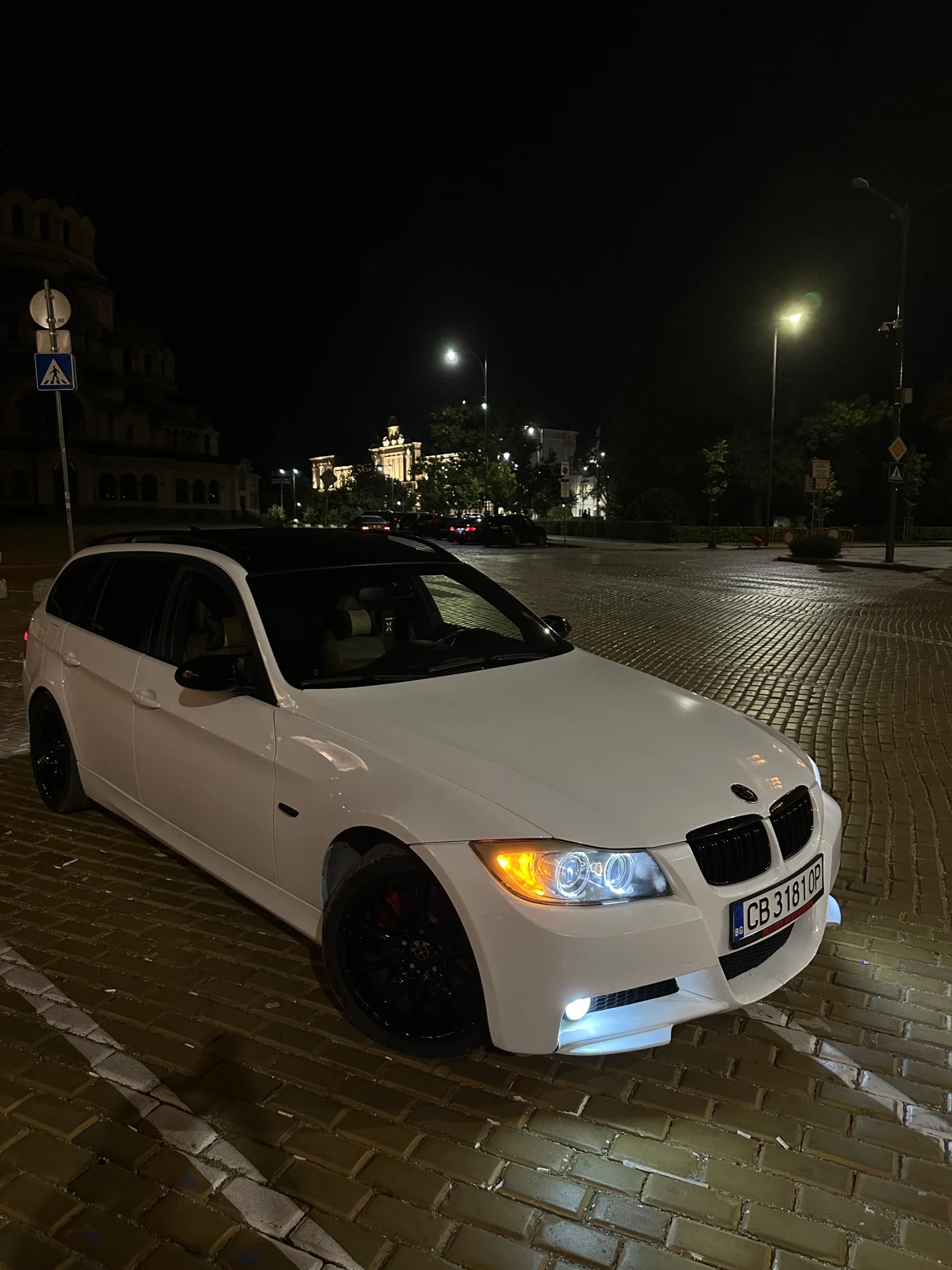 BMW 320 D Pano/Navi/Recaro, снимка 4 - Автомобили и джипове - 55941950