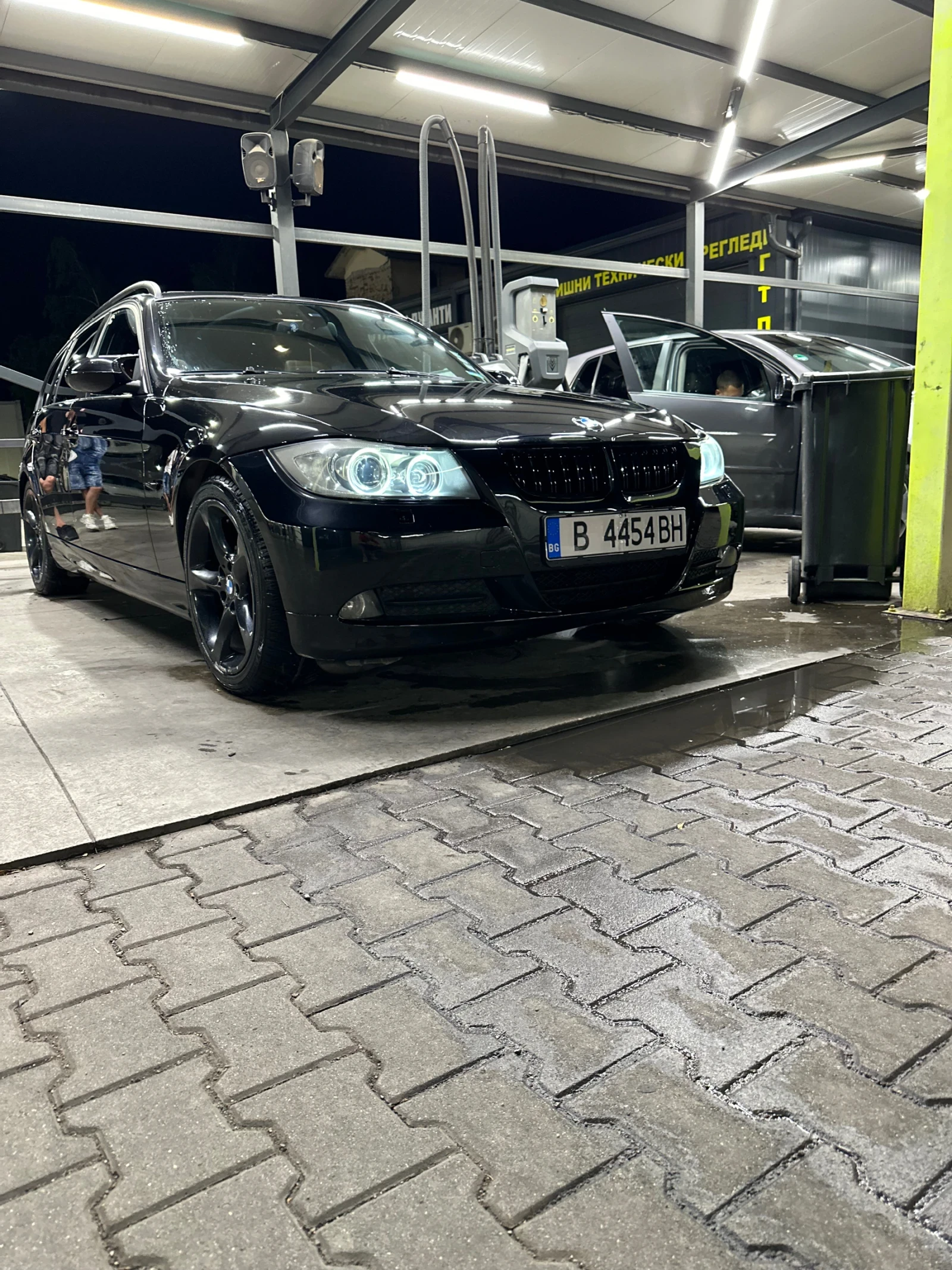 BMW 320 D Pano/Navi/Recaro, снимка 12 - Автомобили и джипове - 55941950