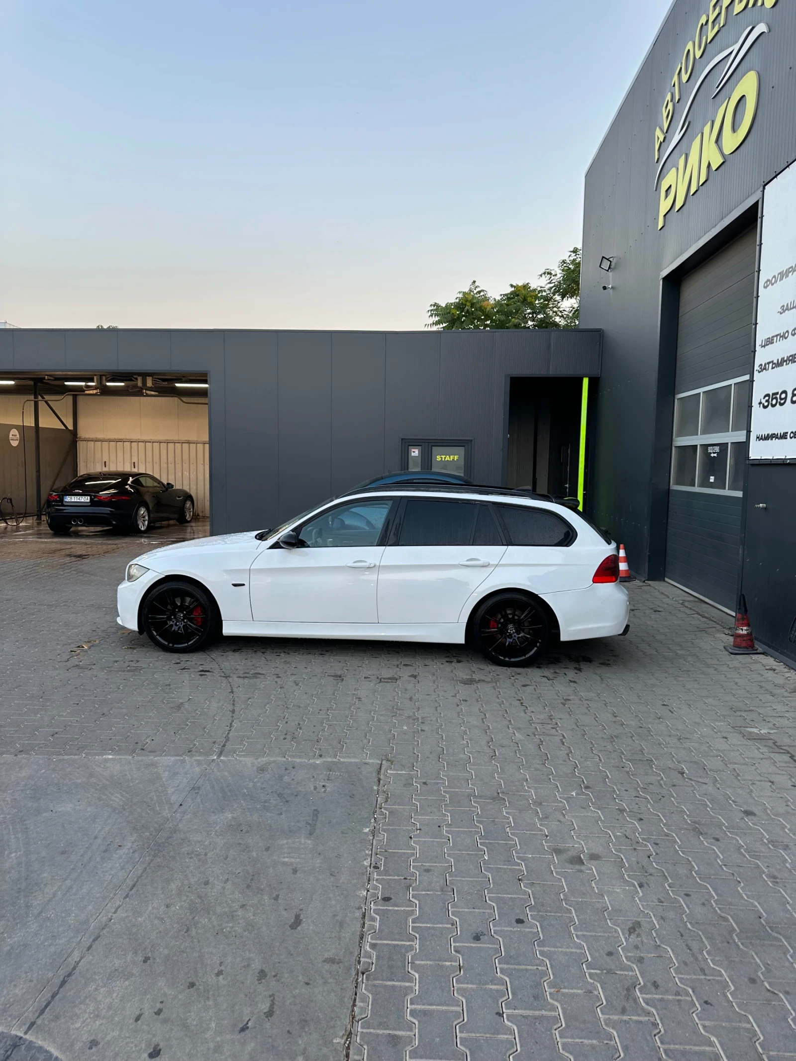 BMW 320 D Pano/Navi/Recaro, снимка 2 - Автомобили и джипове - 55941950