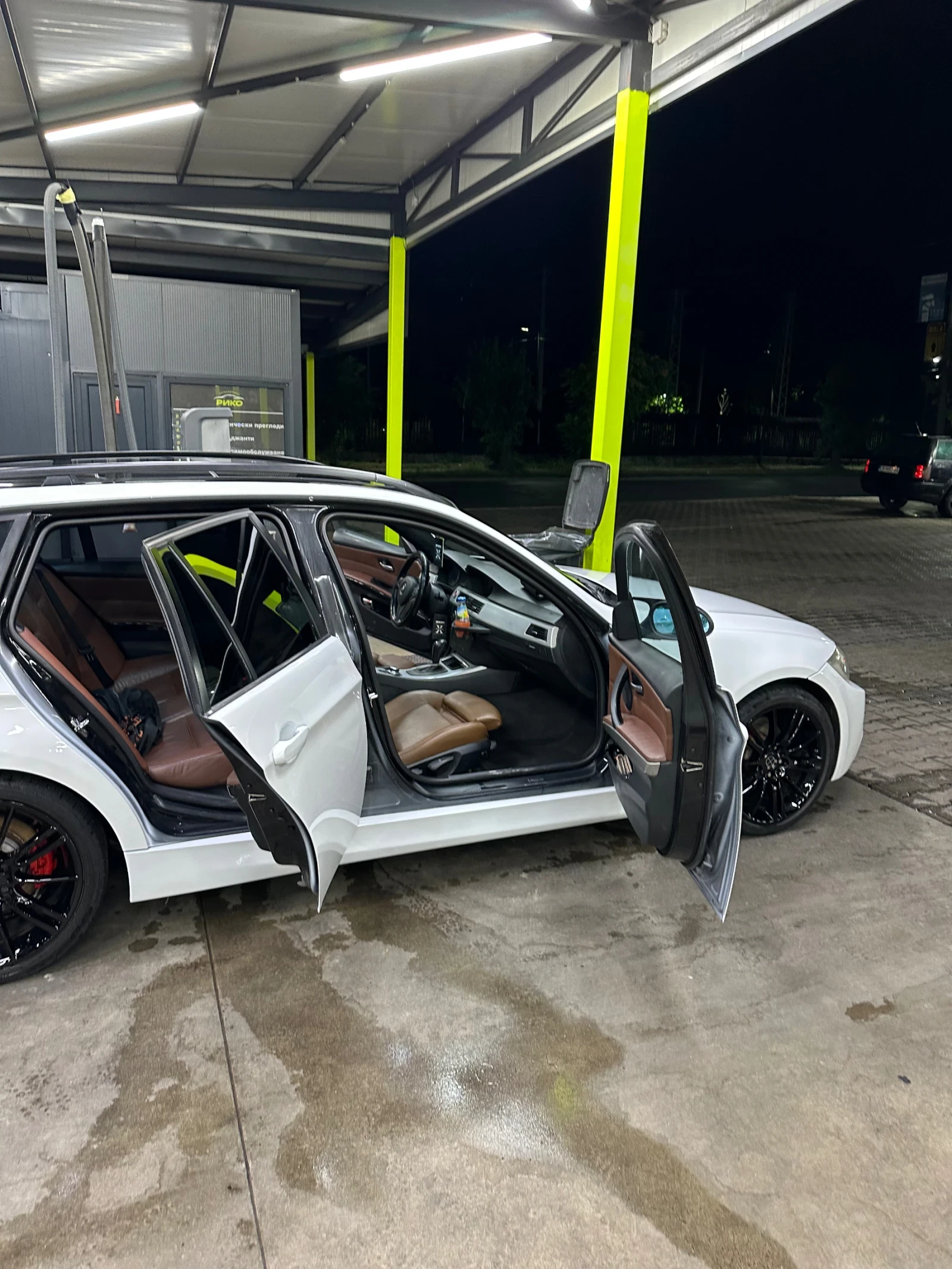 BMW 320 D Pano/Navi/Recaro, снимка 9 - Автомобили и джипове - 55941950