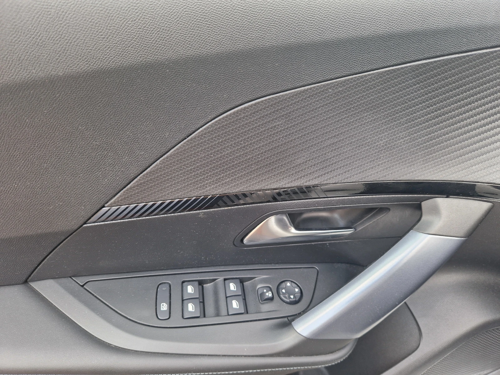 Peugeot 2008 ALLURE  i-Cockpit PureTech, снимка 17 - Автомобили и джипове - 56023318