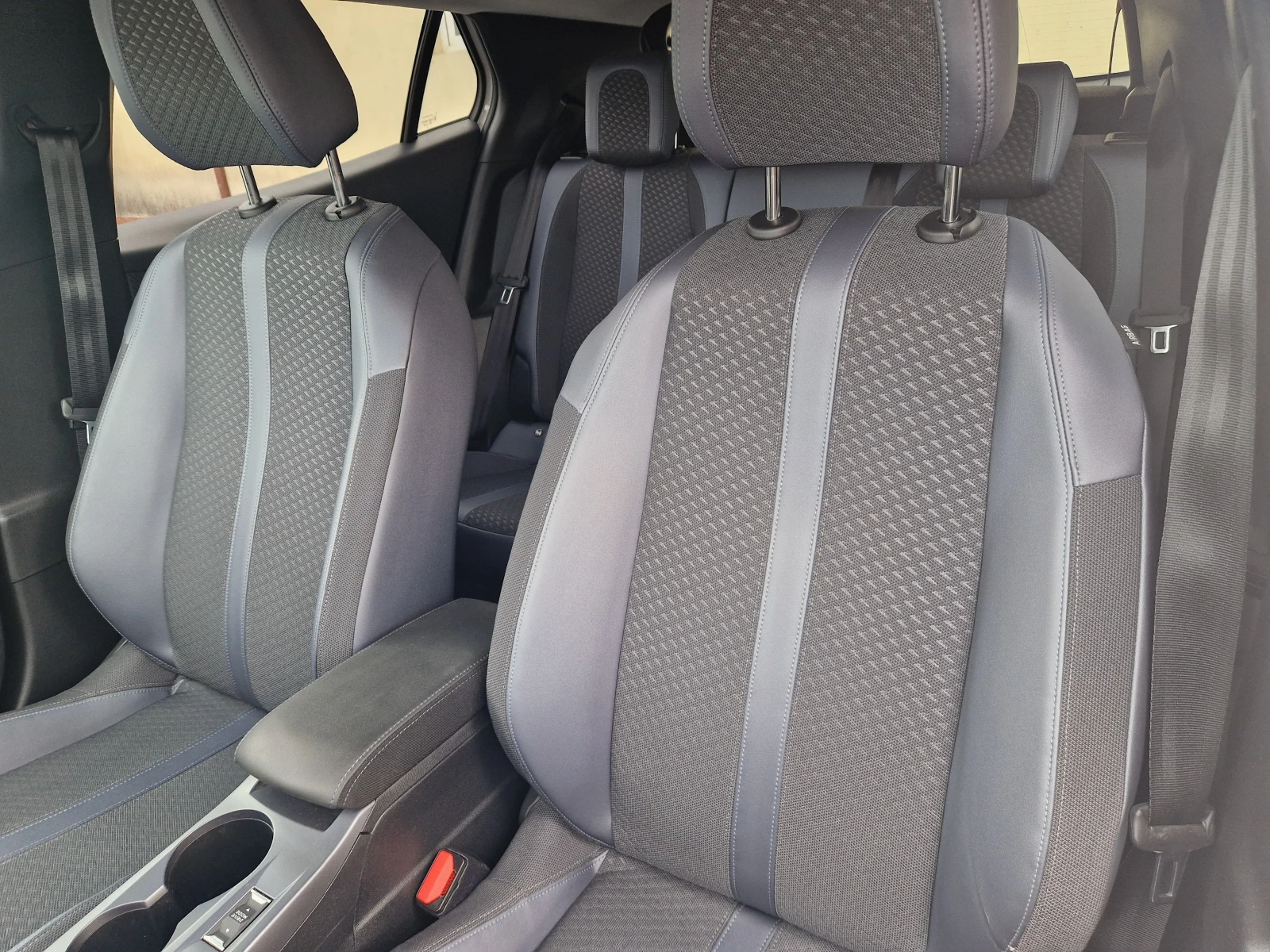 Peugeot 2008 ALLURE  i-Cockpit PureTech, снимка 10 - Автомобили и джипове - 56023318