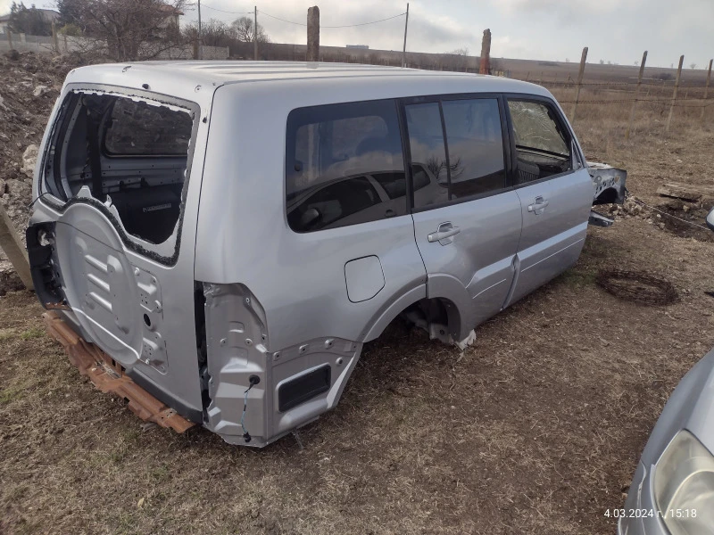 Mitsubishi Pajero 3,2, снимка 1 - Автомобили и джипове - 47224993