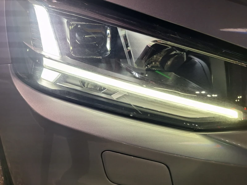 Audi Q2 Full Led!!Реални Км!, снимка 3 - Автомобили и джипове - 52937192