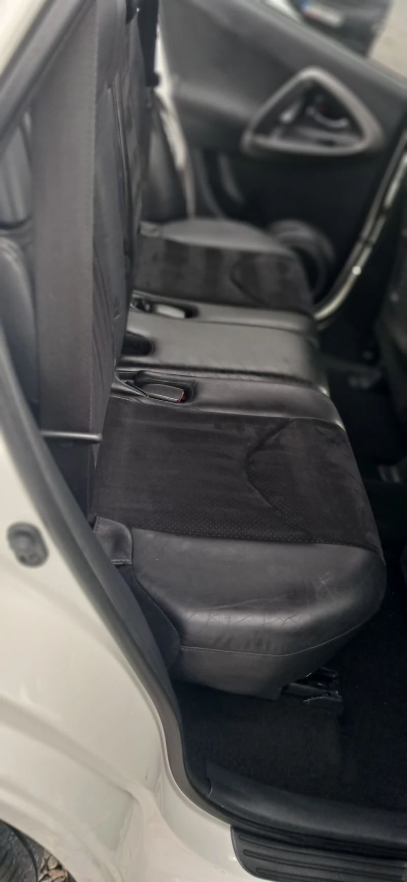 Toyota Rav4 2.0D4D, снимка 12 - Автомобили и джипове - 53565608