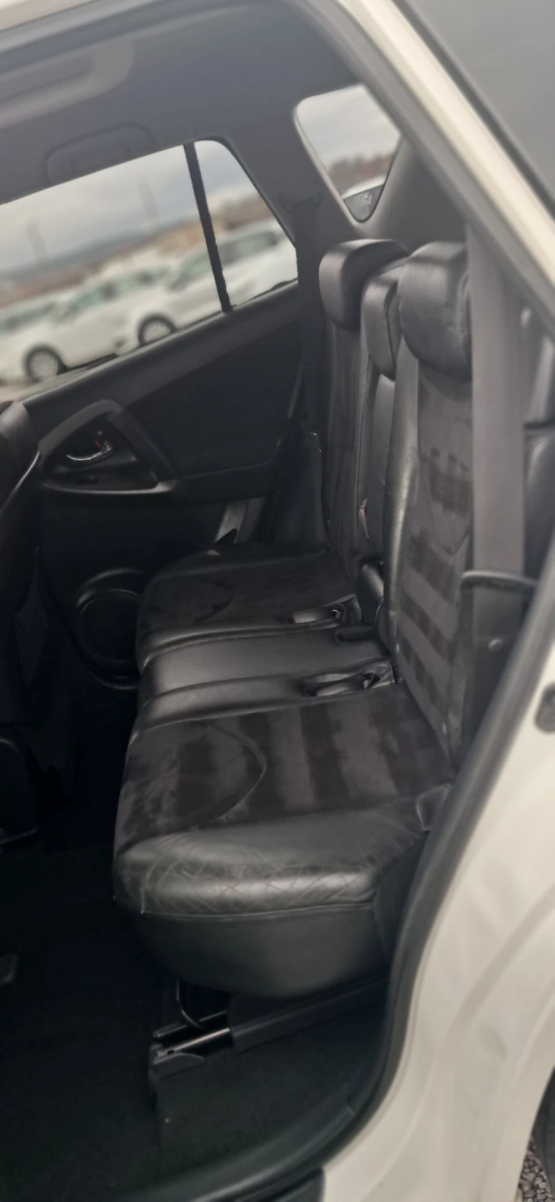 Toyota Rav4 2.0D4D, снимка 10 - Автомобили и джипове - 53565608