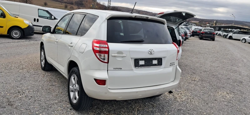 Toyota Rav4 2.0D4D, снимка 3 - Автомобили и джипове - 53565608