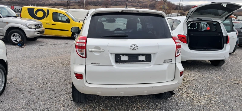 Toyota Rav4 2.0D4D, снимка 4 - Автомобили и джипове - 53565608