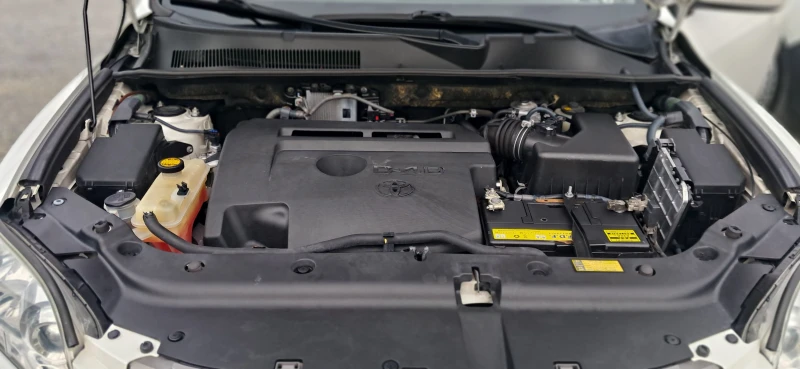 Toyota Rav4 2.0D4D, снимка 14 - Автомобили и джипове - 53565608