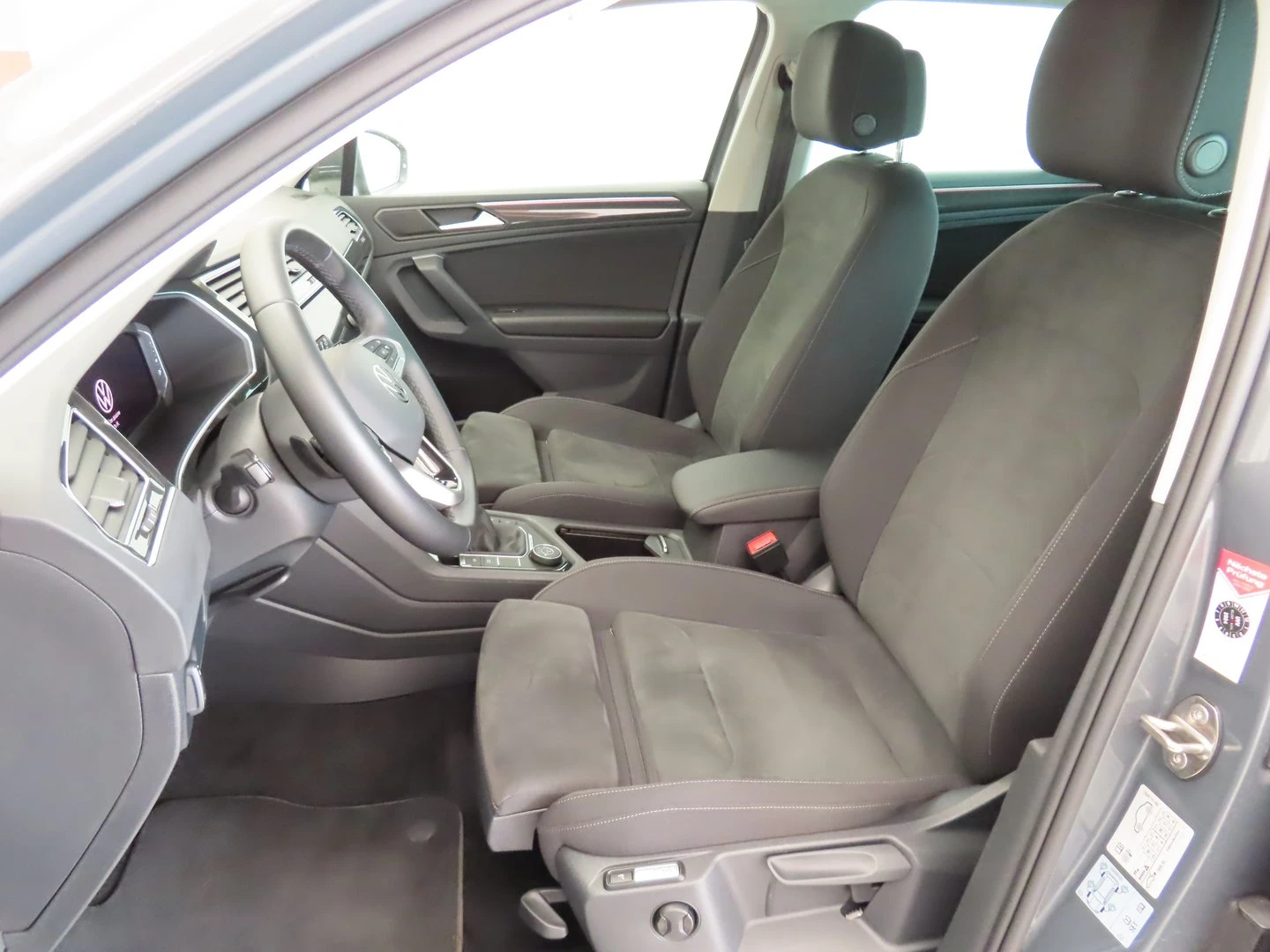 VW Tiguan Elegance 2.0 TDI SCR 4MOTION DSG | Mobile.bg   7