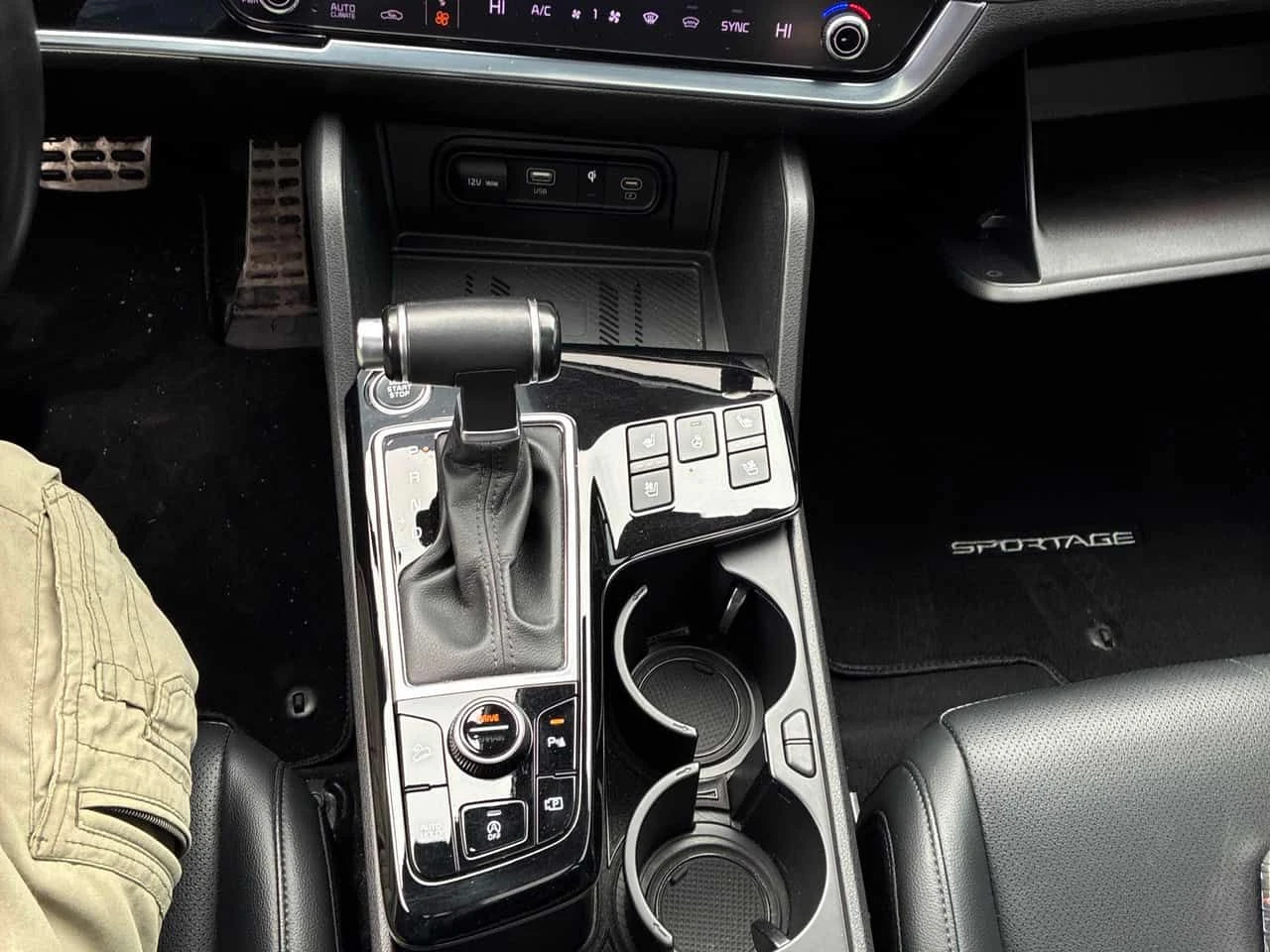 Kia Sportage * X Line Limited * DISTRONIC* ОБДУХВАНЕ* ПАНОРАМА*, снимка 12 - Автомобили и джипове - 53991438