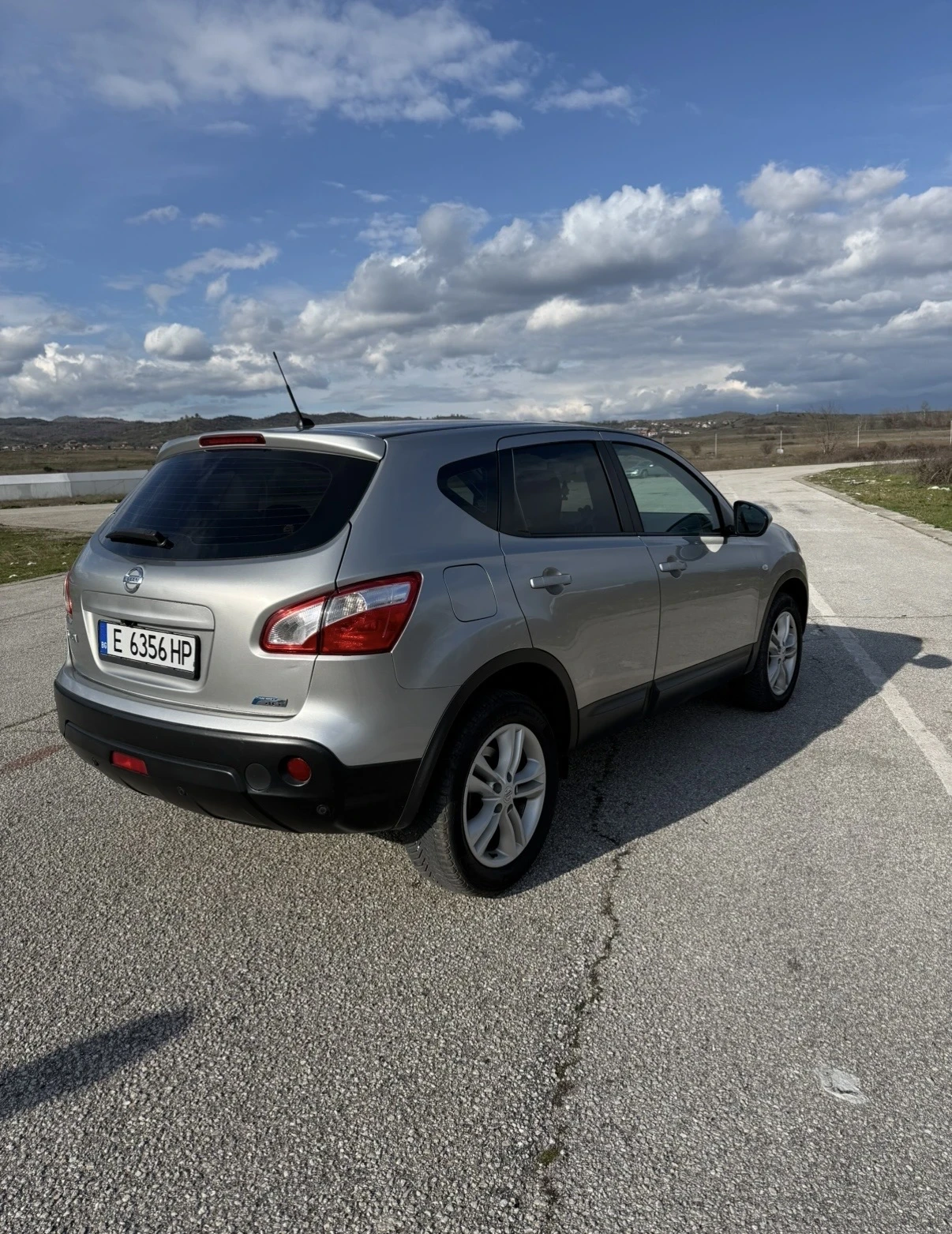 Nissan Qashqai С регистрация ! Напълно Обслужен !, снимка 5 - Автомобили и джипове - 54667410