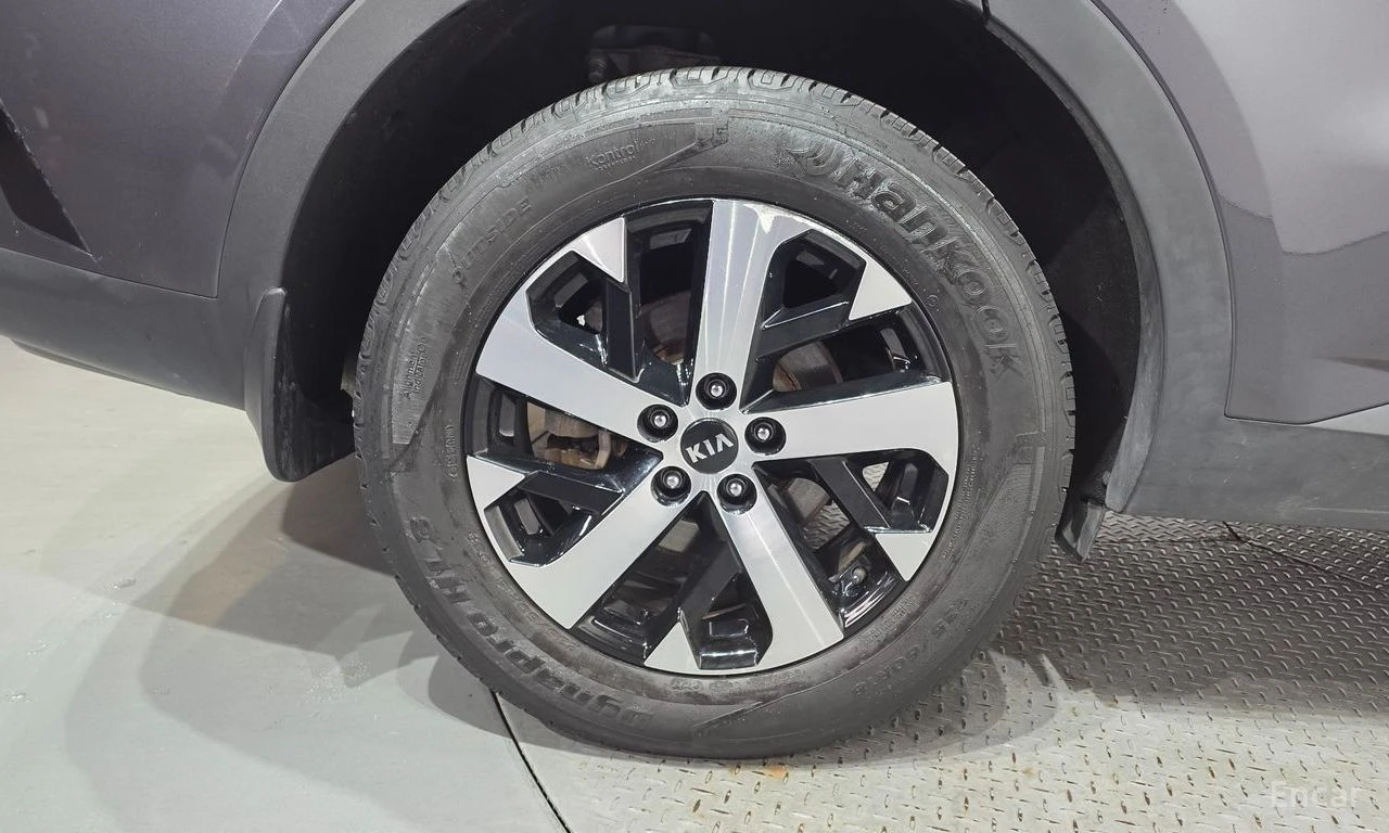 Kia Sorento 2.2D Prestige 4x4* ПОДГРЕВ* ОБДУХВАНЕ* КАМЕРА* , снимка 5 - Автомобили и джипове - 54854013