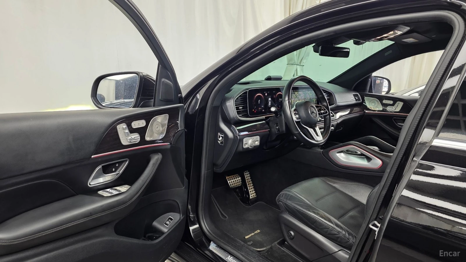 Mercedes-Benz GLE 400 D* COUPE* AMG* HEADUP* DISTRONIC* 360* ОБДУХ* , снимка 10 - Автомобили и джипове - 55570720