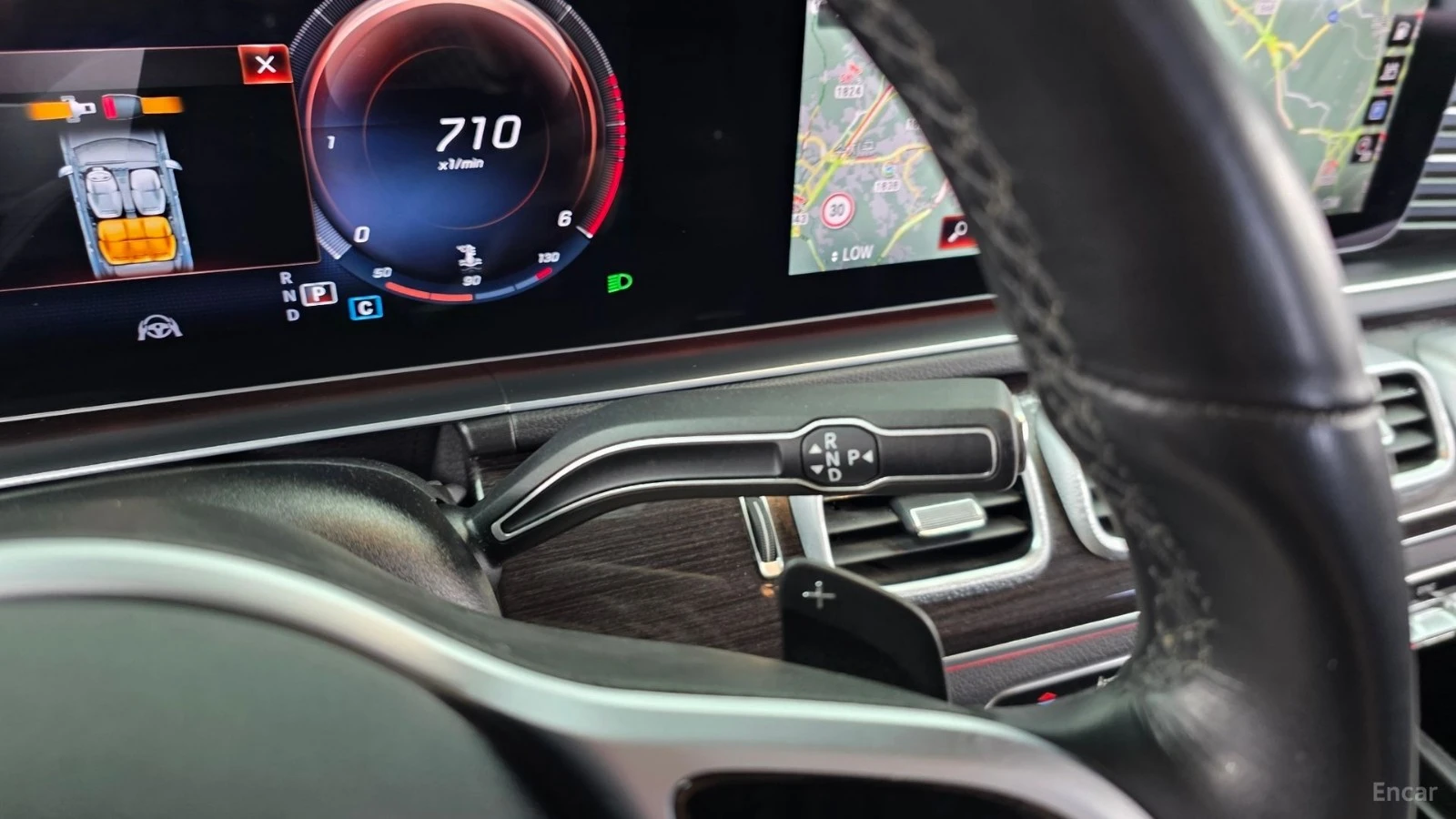 Mercedes-Benz GLE 400 D* COUPE* AMG* HEADUP* DISTRONIC* 360* ОБДУХ* , снимка 9 - Автомобили и джипове - 55570720