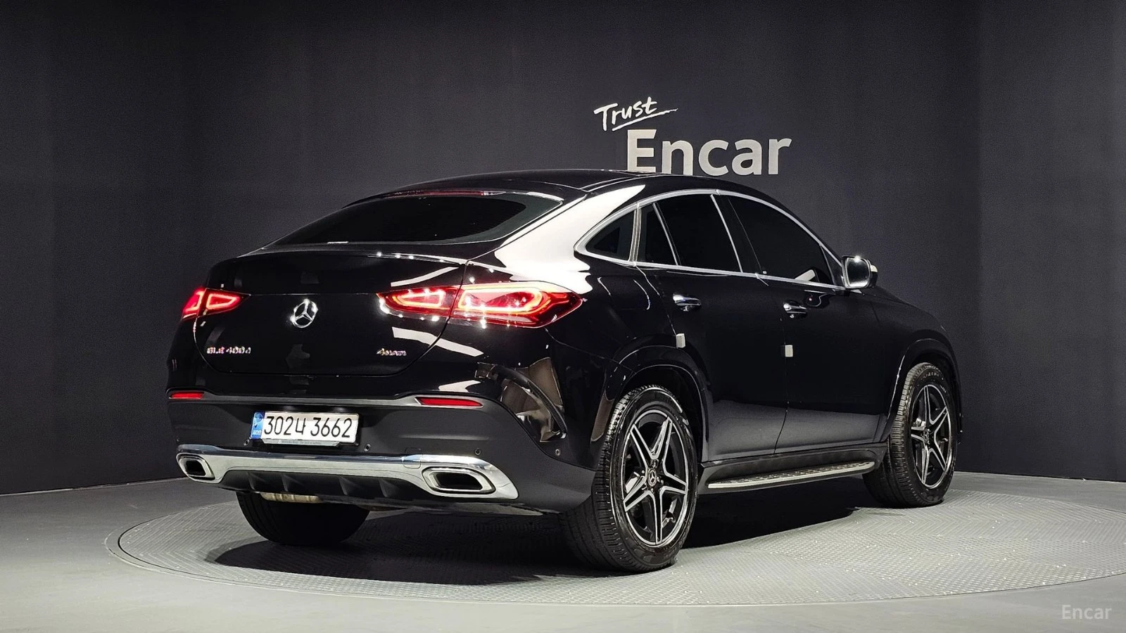 Mercedes-Benz GLE 400 D* COUPE* AMG* HEADUP* DISTRONIC* 360* ОБДУХ* , снимка 2 - Автомобили и джипове - 55570720